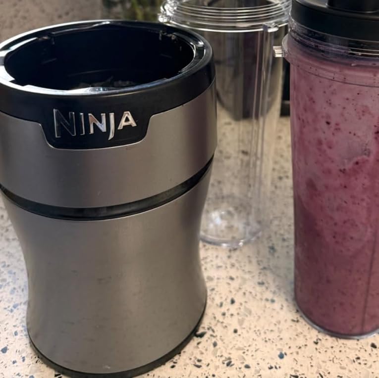 Ninja Nutri-Plus Personal Blender, 900PW, (3) 20oz Cups, Silver, BN301 customer photo 1