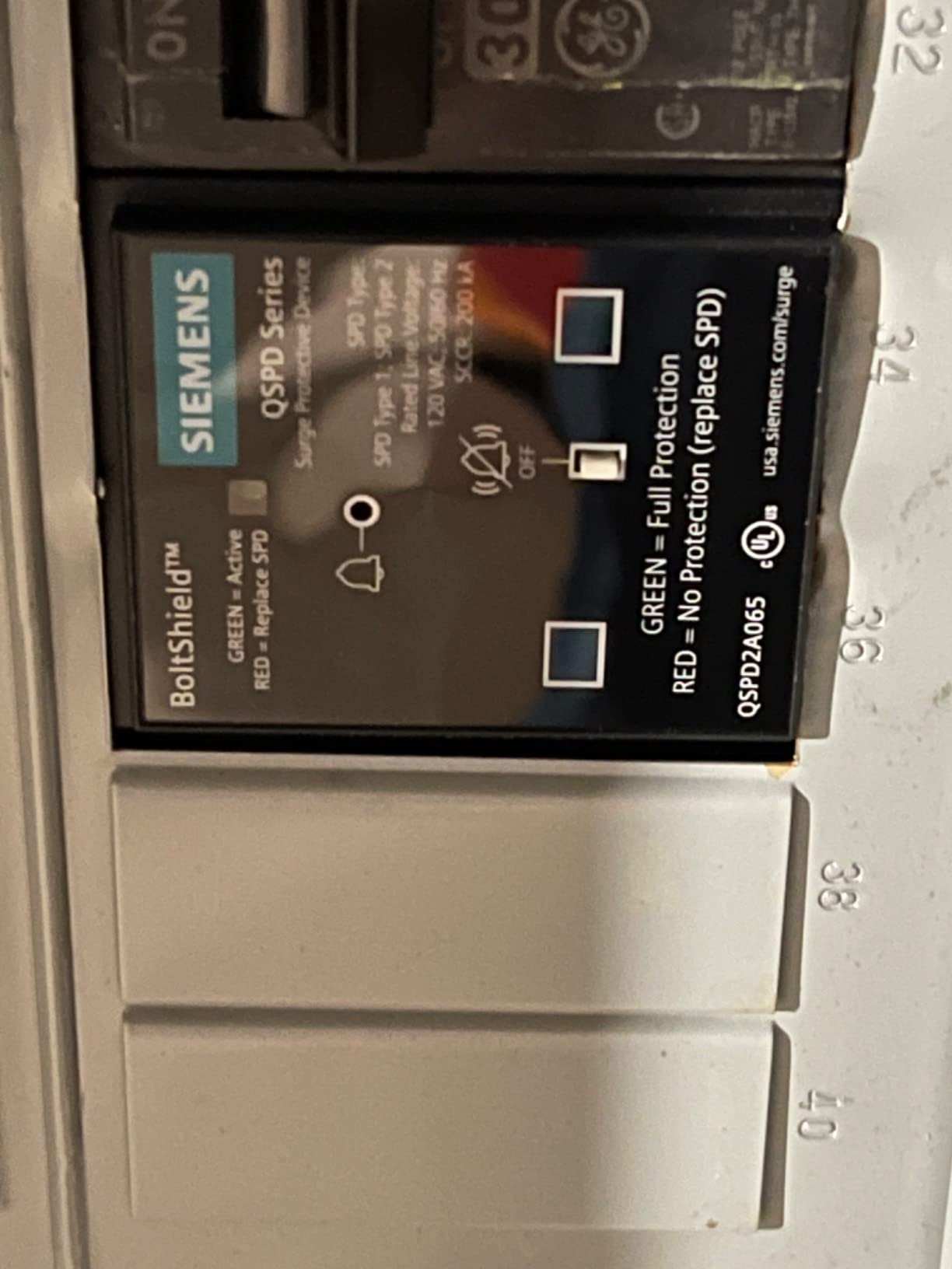 SIEMENS BOLTSHIELD Plug-in Surge Protection Device 2-Pole 65kA 120/240V, 1Ø, 3W customer photo 1