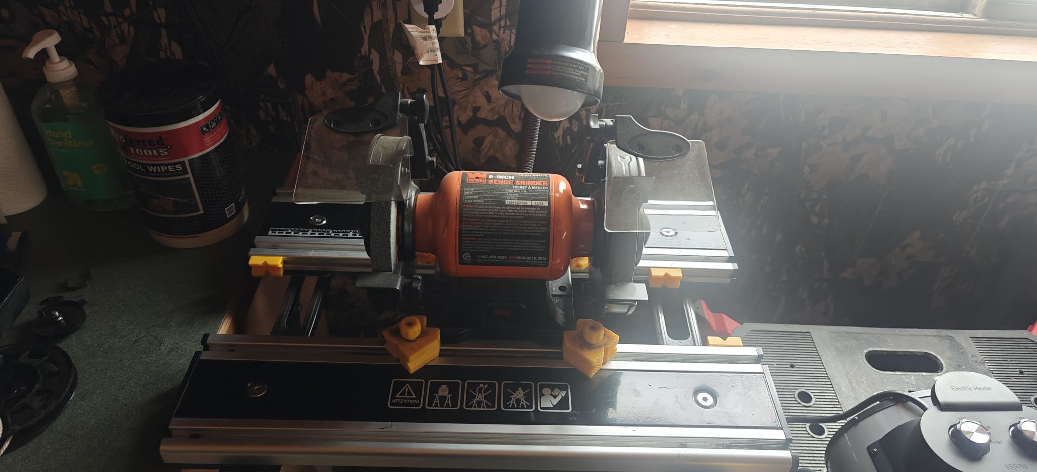 WEN BG4276 2.1-Amp 6-Inch Single Speed Bench Grinder with Flexible Work Light, Black,orange customer photo 2