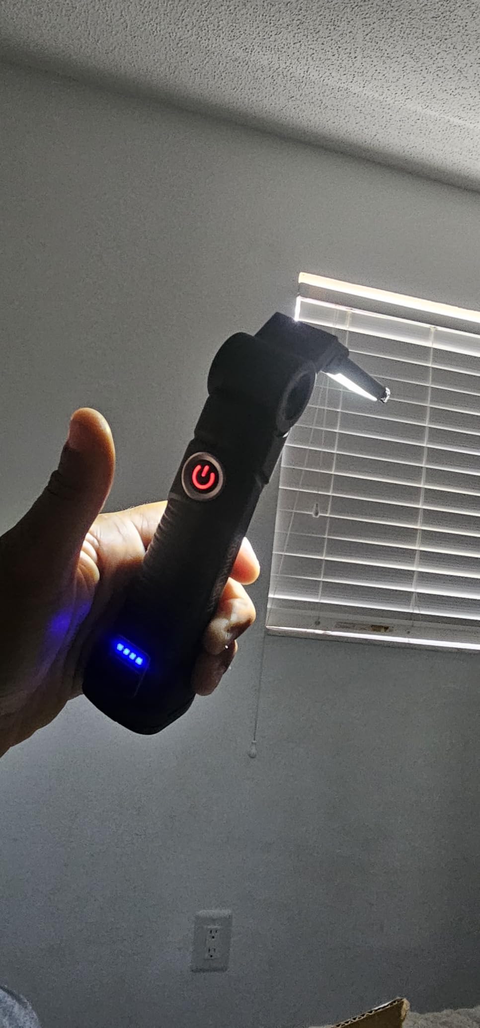 LHOTSE Rechargeable LED Work Light/Flashlight for Mechanic(2 Pack) customer photo 1
