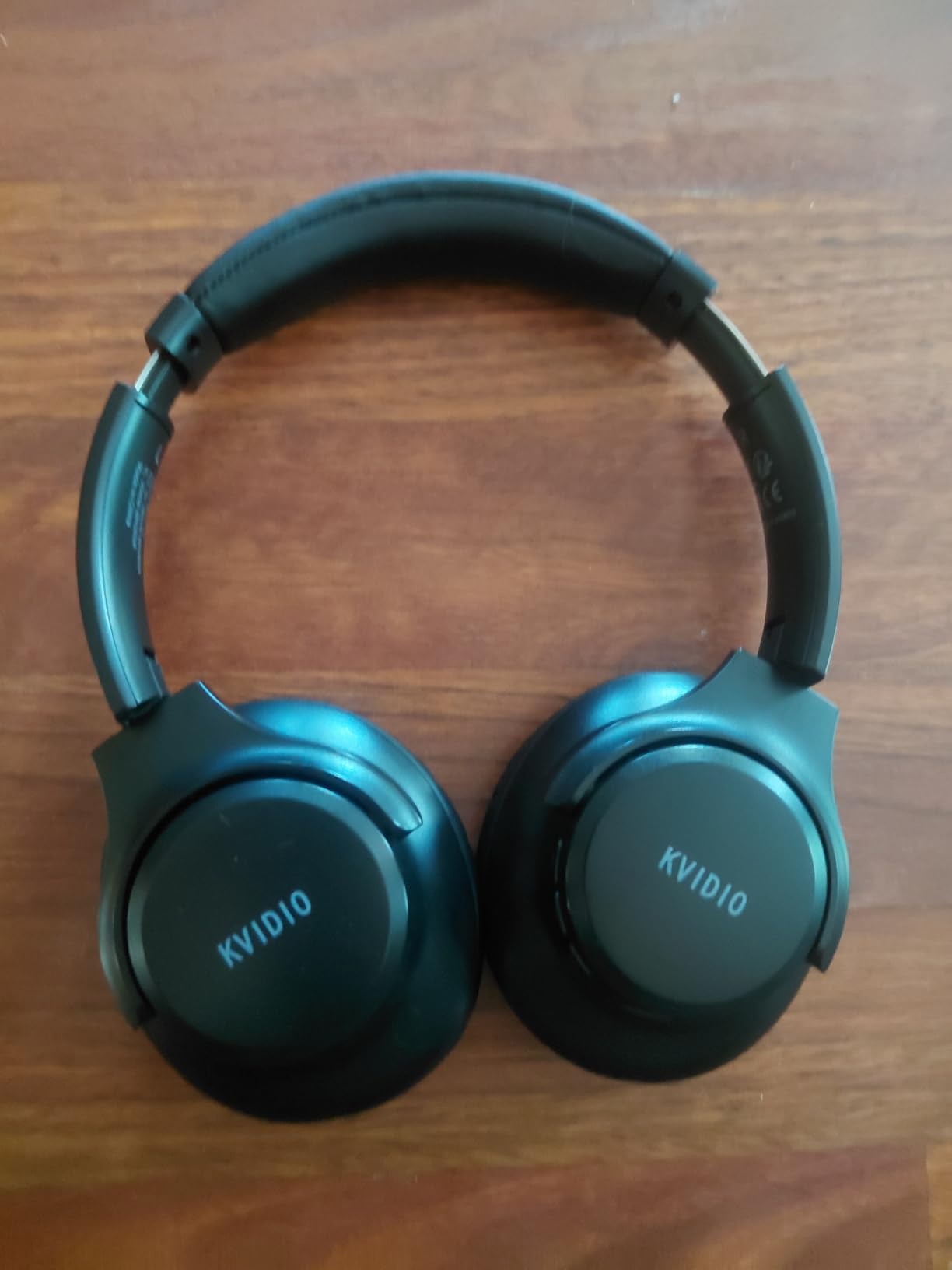 KVIDIO Bluetooth Headphones Wireless Over Ear Headsets 65H Playtime | Deep Bass, HiFi Stereo, Bluetooth 6.0, Microphone, Comfortable Fit, Foldable, Lightweight, Low Latency customer photo 2
