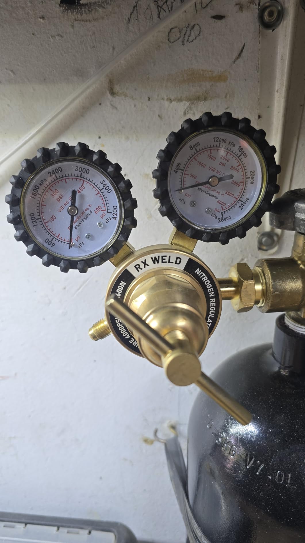 RX WELD Nitrogen Regulator, 0-600 PSI, CGA580 Inlet, 1/4