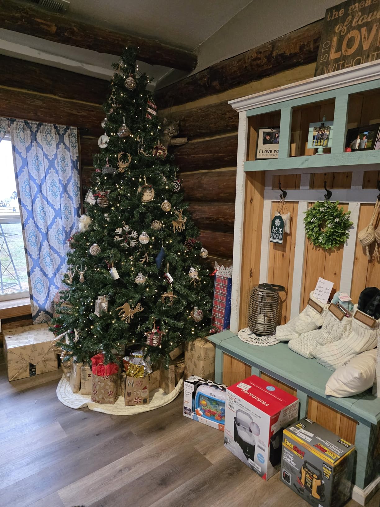 Best Choice Products Artificial Christmas Tree, 6ft Premium Unlit Realistic Spruce Holiday Décor w/Dense Branches, Easy Assembly, Metal Base customer photo 1