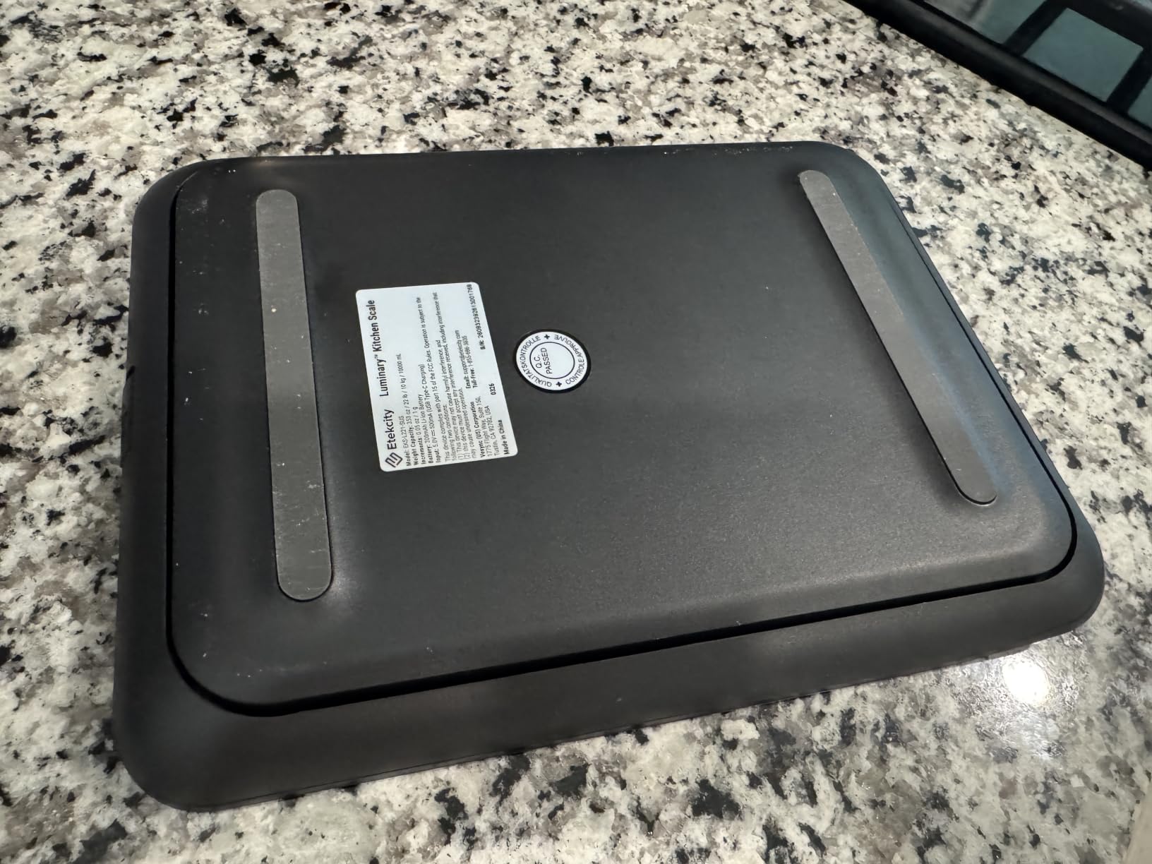 Etekcity 22lb Food Kitchen Scale, USB Rechargeable, IPX6 Waterproof customer photo 2