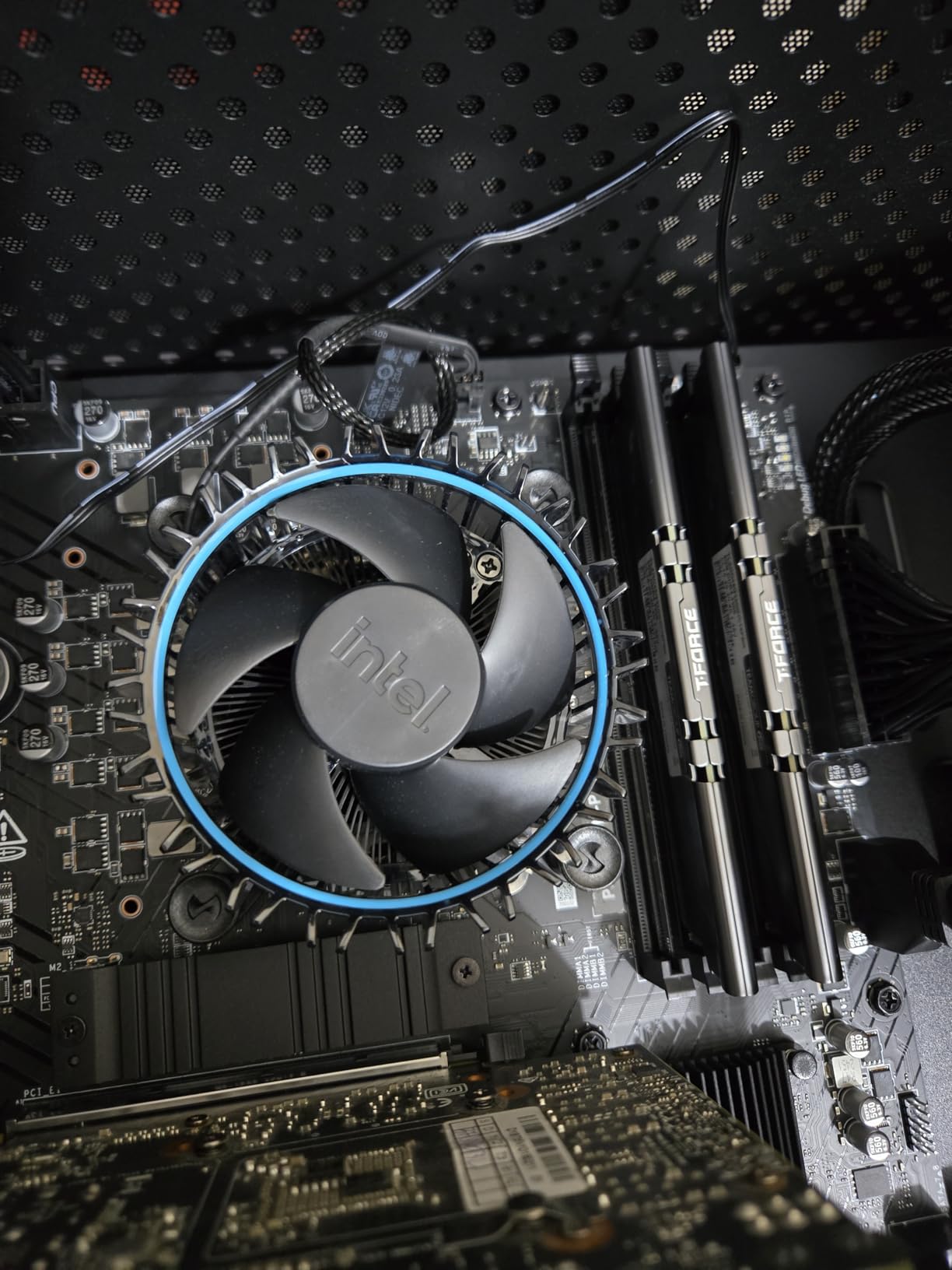 Intel CPU Core i5-12400F / 6/12 / 2.5GHz / 6xxChipset / BX8071512400F customer photo 2