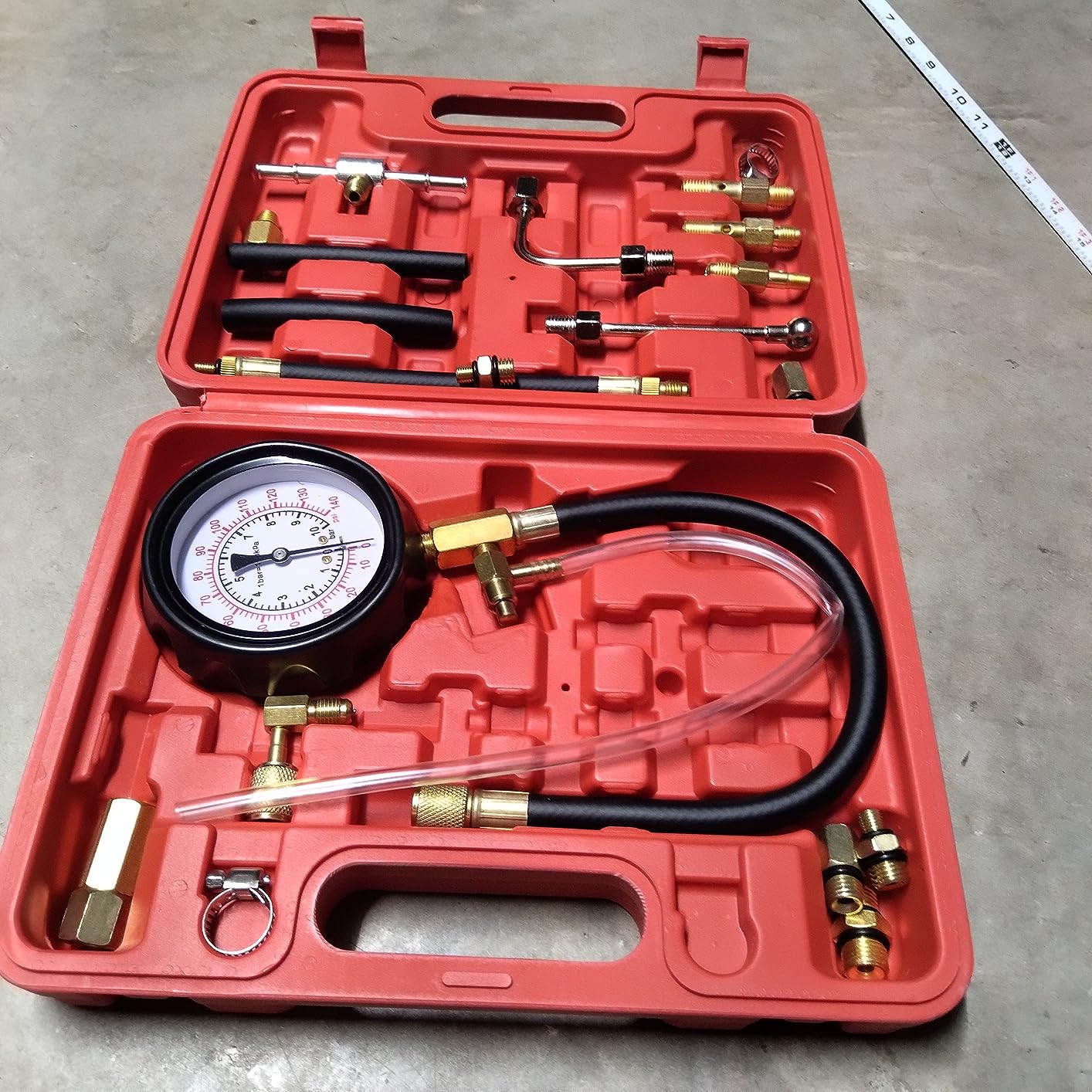 0-140 PSI Automotive Fuel Pressure Tester Kit for Gasoline Engines customer photo 1