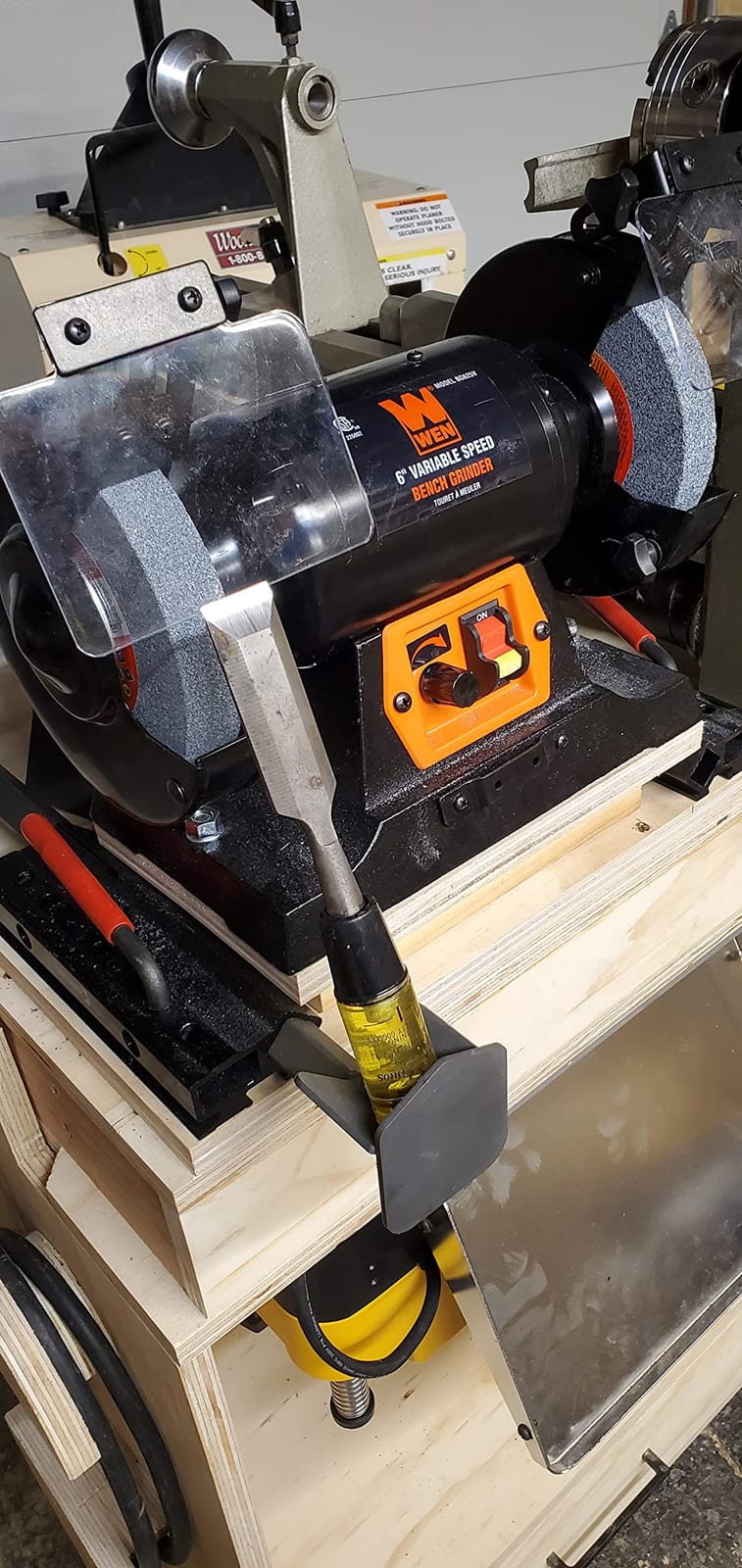 WEN BG625V 2.5-Amp 6-Inch Variable Speed Bench Grinder with Flexible Work Light , Black customer photo 2