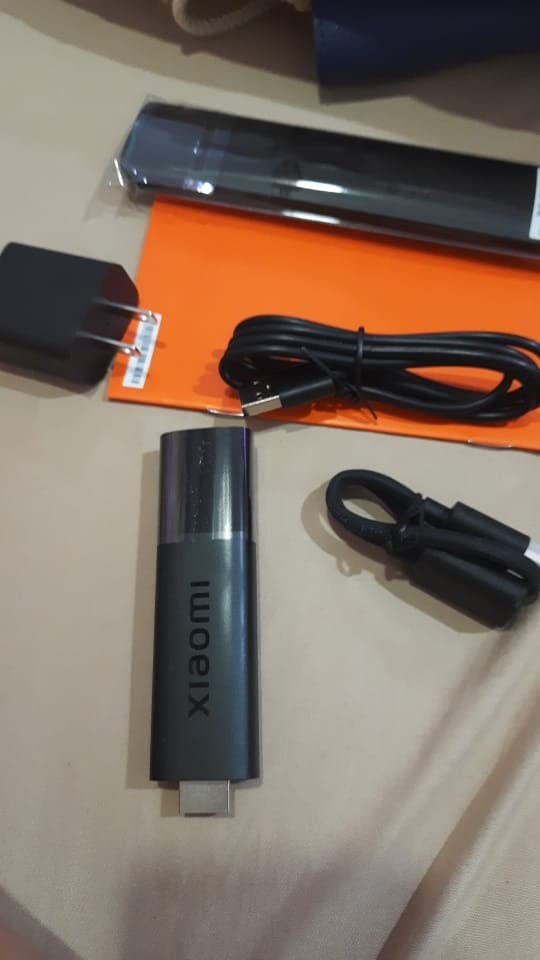 Xiaomi Mi TV Stick 4K 2nd Gen Ultra HD Streaming Device, Google TV with Google Assistant Voice Remote Control Streaming Media Player, Chromecast, 2GB 8GB HDR/AV1/2.4G/5G WiFi 6, Bluetooth 5.2 customer photo 1