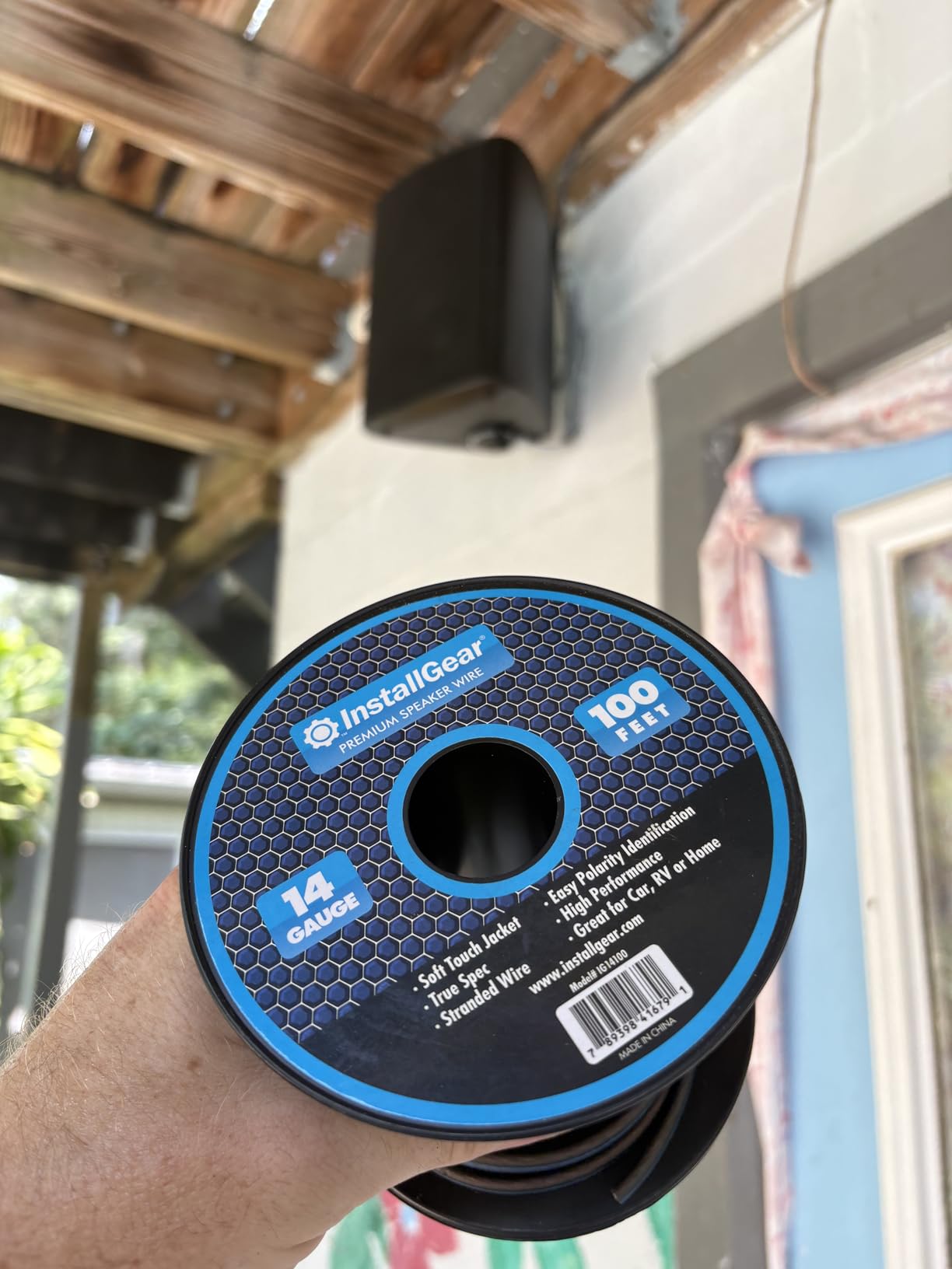 Herdio 6.5 Inches Outdoor Bluetooth Speakers Waterproof with Powerful Bass, Wall Mount Speakers Wired Weather Resistant for Patio Home Deck Porch Backyard 400 Watts (White) customer photo 2