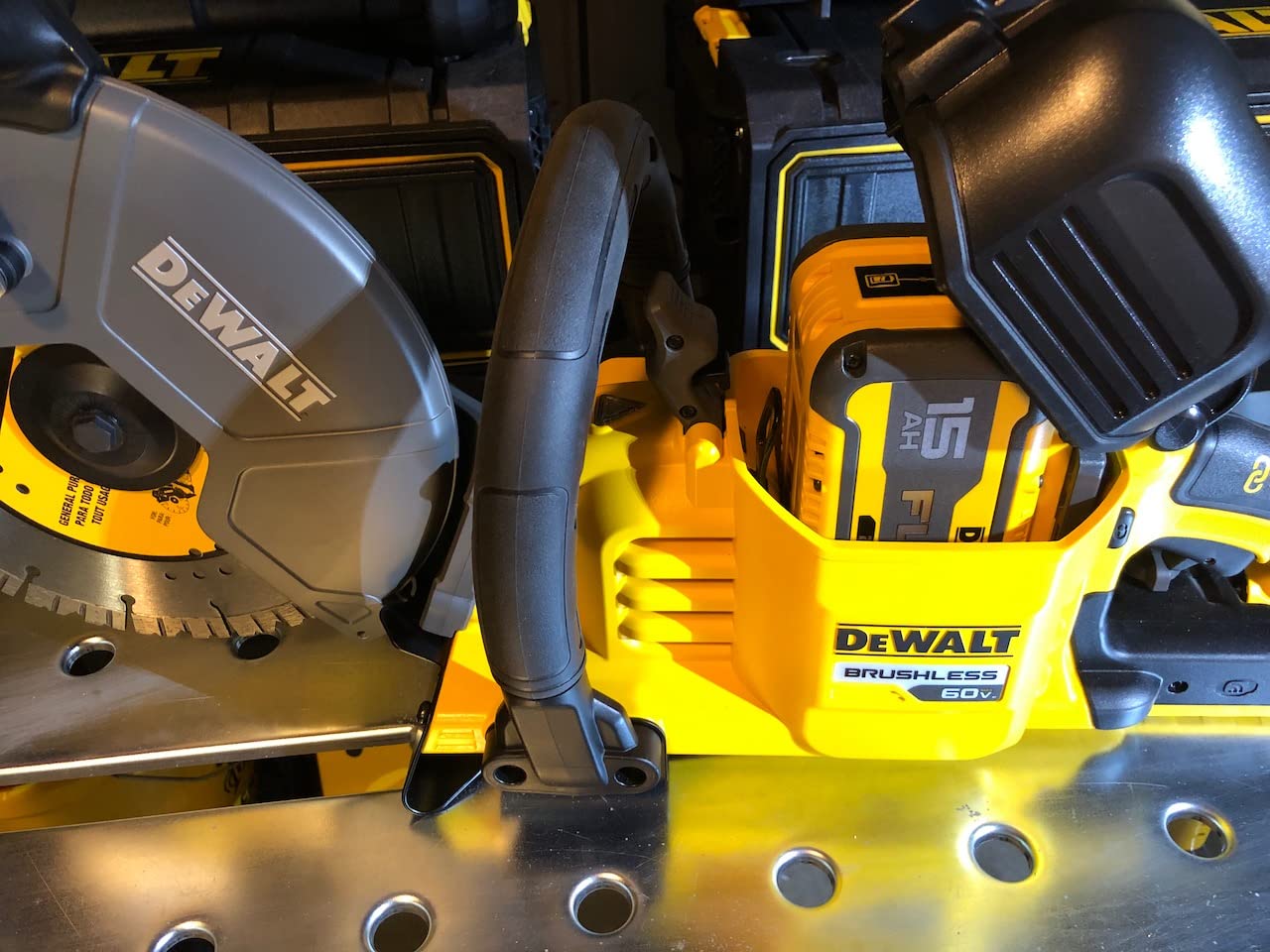 60V 9 IN. CORDLESS CUT OFF SAW KIT customer photo 2