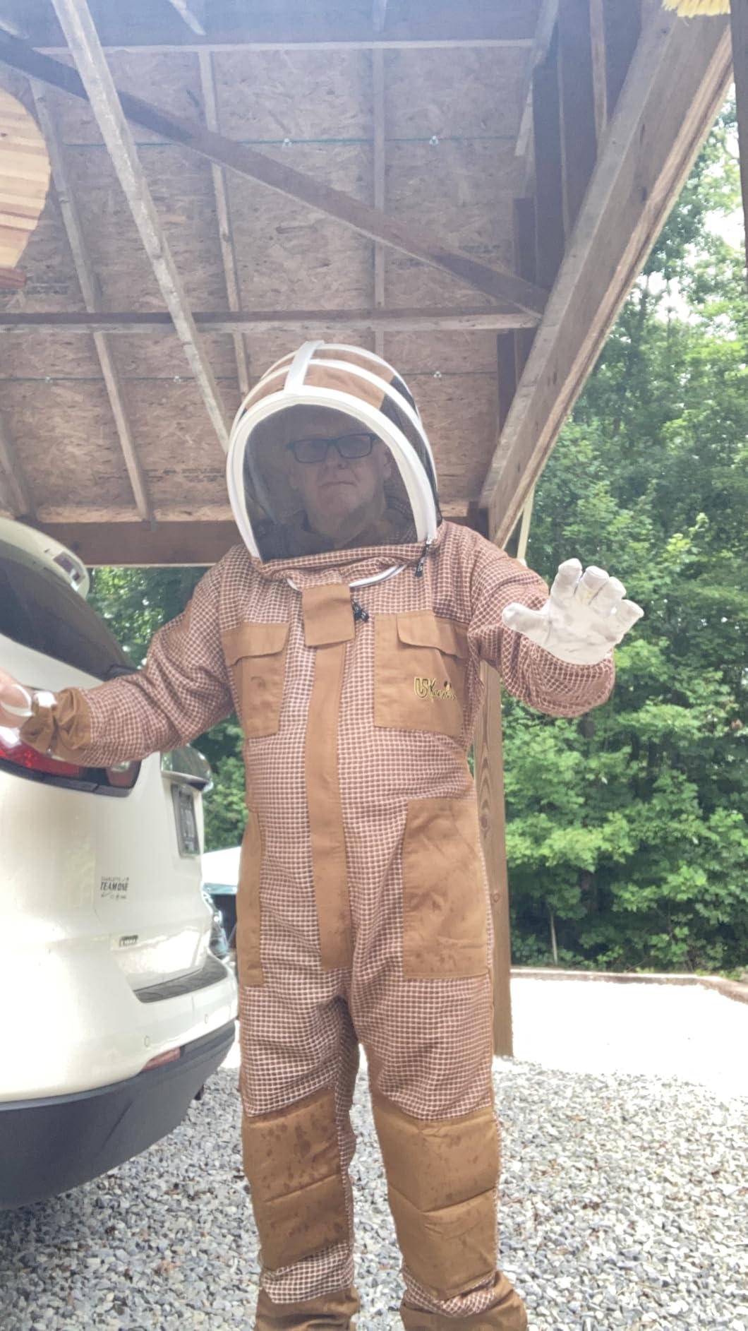 3-Layer Ultra Ventilated Sting Proof Bee Suit for Men & Women – Premium Beekeeping Suit with Bee Gloves & Two Detachable Beekeeping Veils (Brown 2XL) customer photo 1