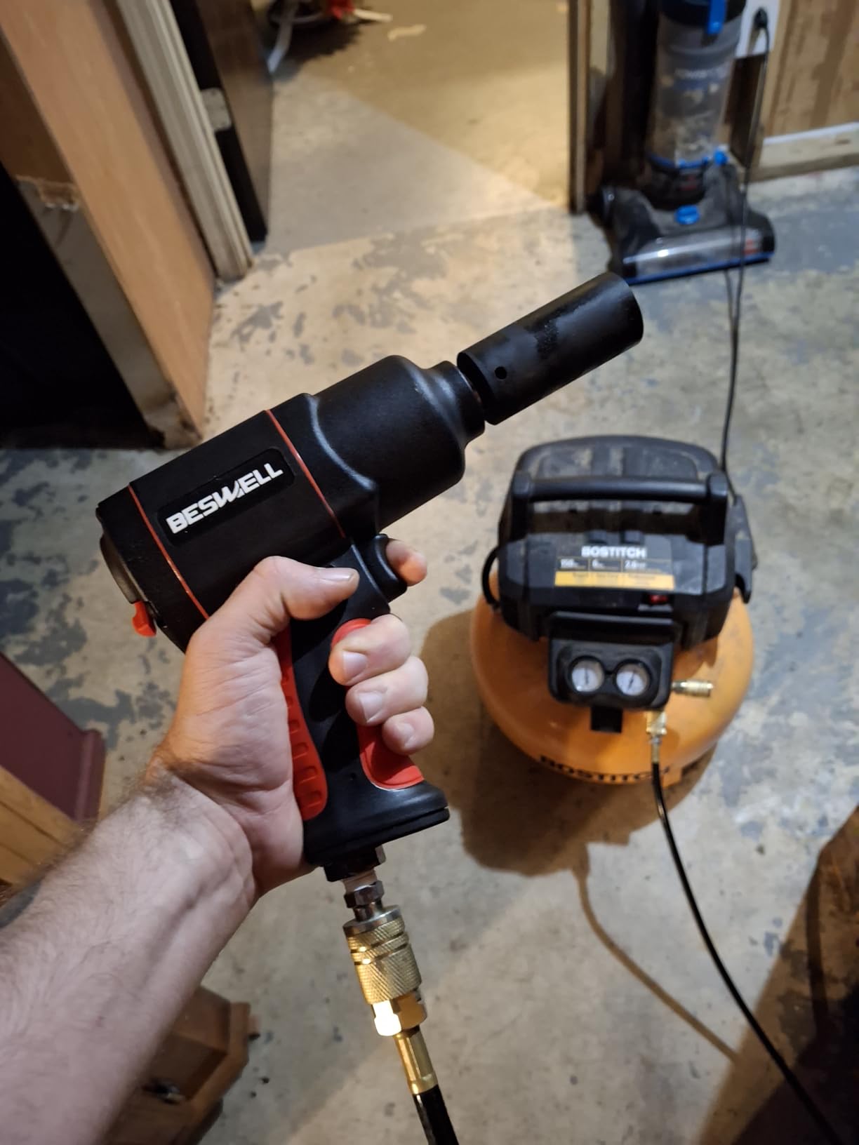 BESWELL® BW-112BN 1/2-Inch Air Impact Wrench with 1180 Ft-Lbs Max Torque customer photo 1