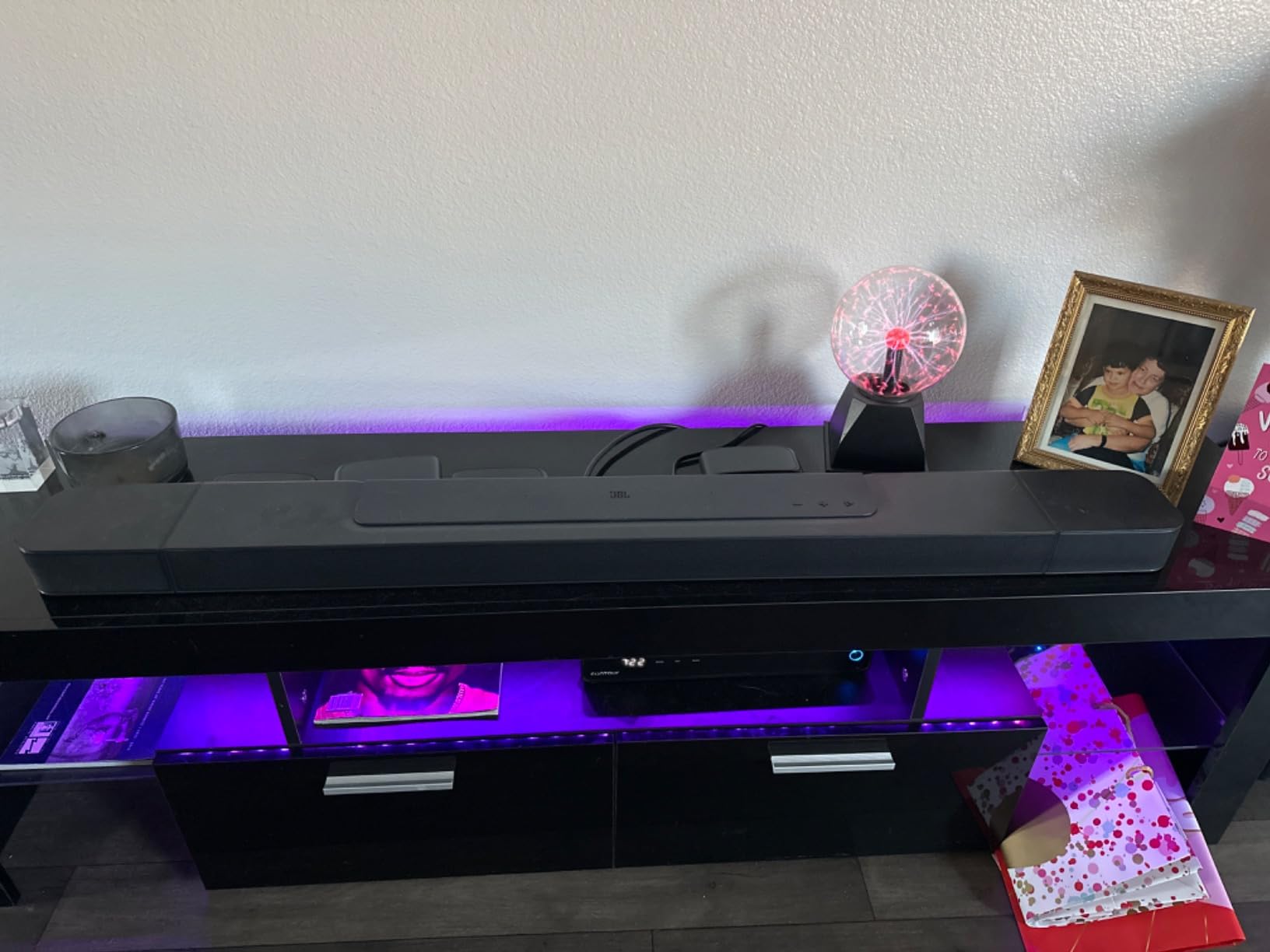 JBL Bar 700: 5.1-Channel soundbar with Detachable Surround Speakers and Dolby Atmos®, Black customer photo 2