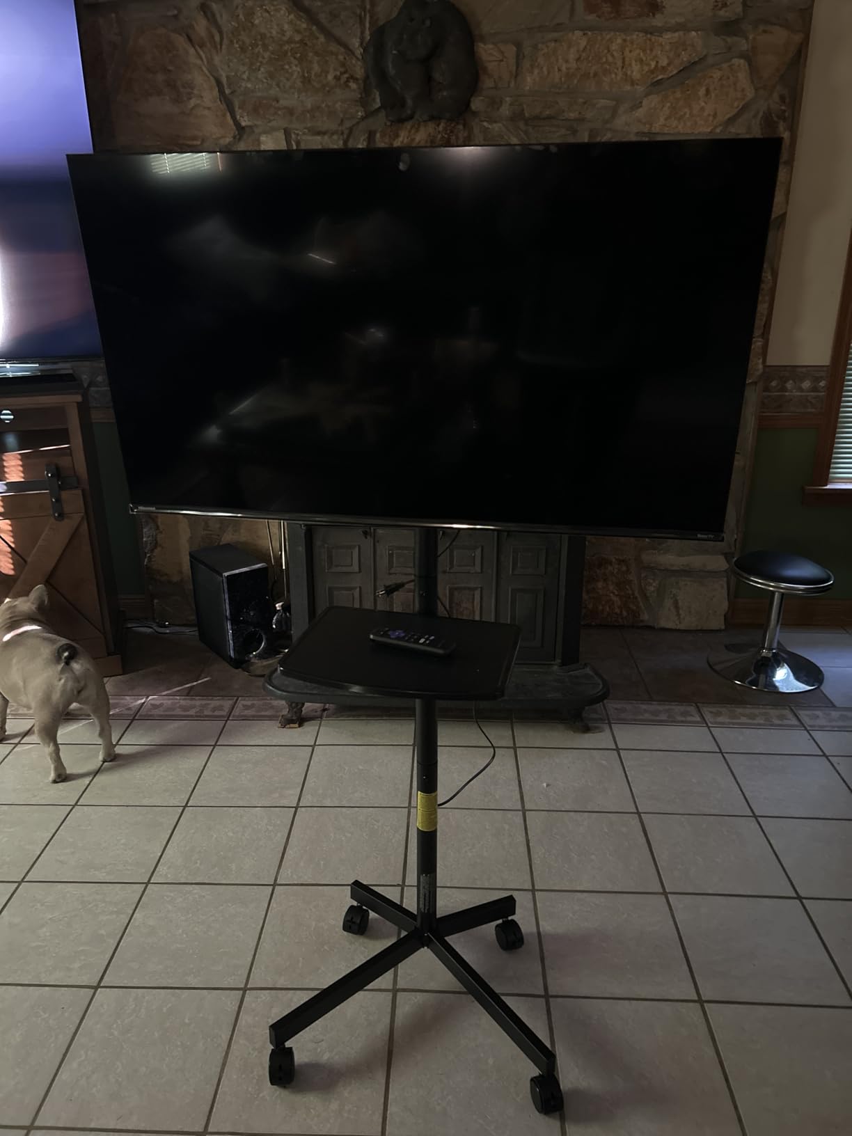 PERLESMITH Rolling TV Stand on Wheels for 23-65 Inch TVs, Tilt Mobile TV Cart Holds up to 99 lbs with Adjustable Height Shelf, Outdoor TV Stand for Bedroom Max VESA 400x400mm PSTVMC04 customer photo 2