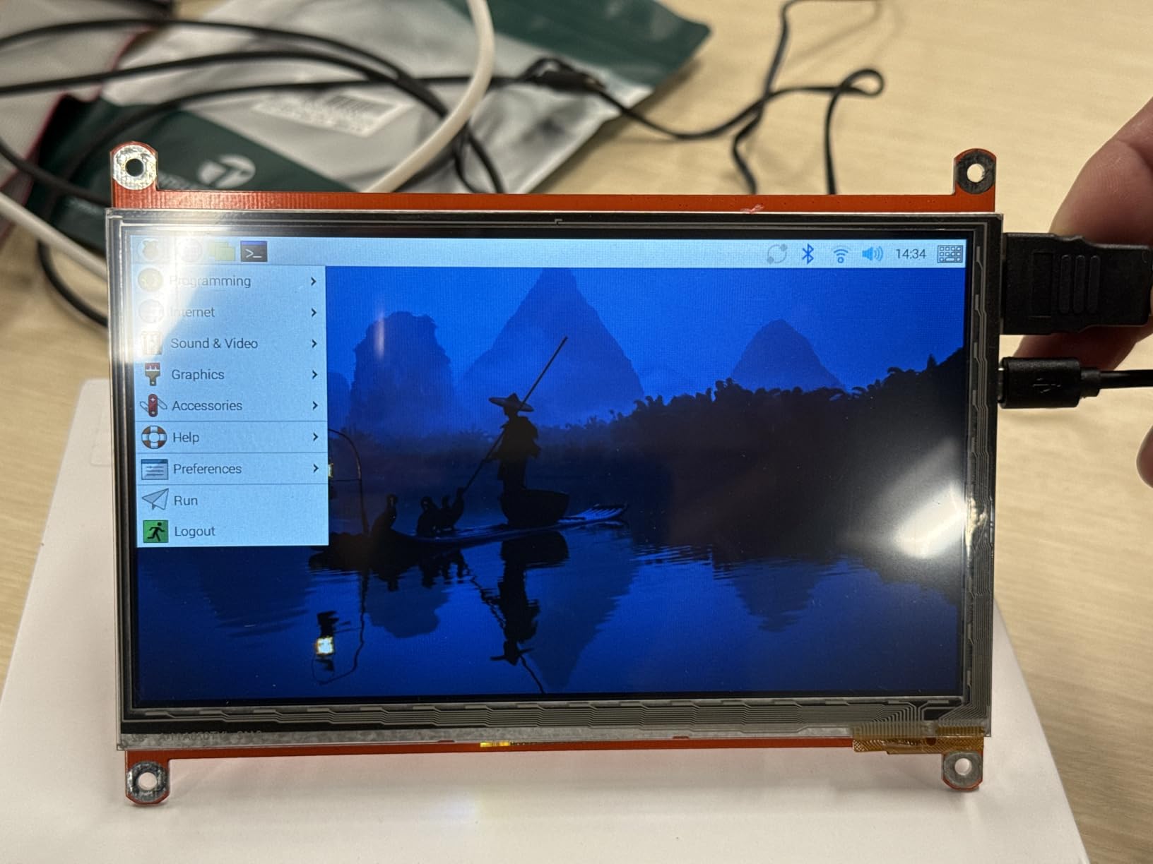 Raspberry Pi Screen 7inch Monitor IPS 1024x600 HDMI Capacitive 7'' Touch Screen Monitors Compatible with 3B+/3/2 B/B+/ Banana Pi Windows10/8.1/8/7 Driver Free 5-Point Raspberry pi Display customer photo 1