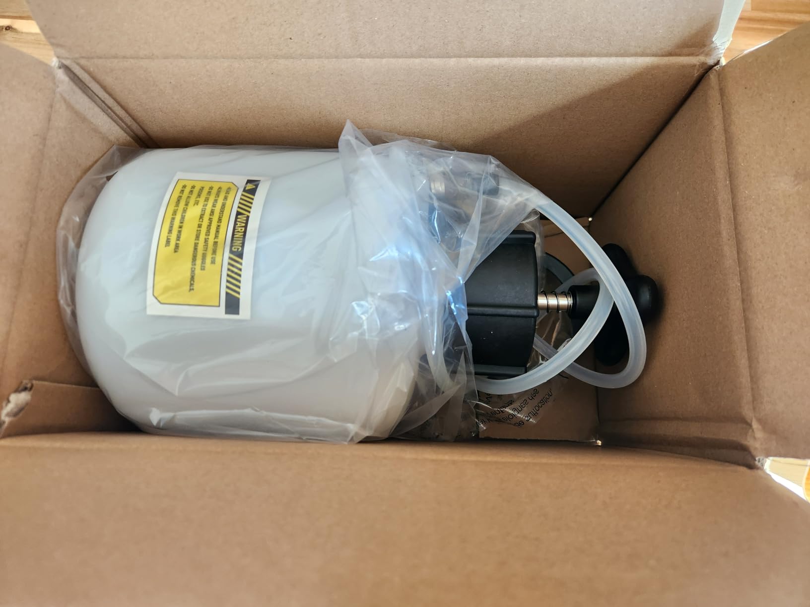 OMT 2.5L Pressure Brake Bleeder Kit Extractor with 50.7mm Adapter customer photo 2