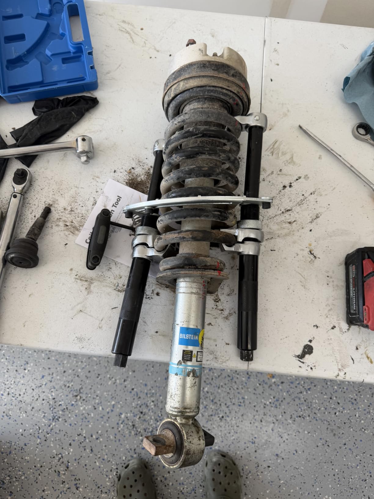 OMT Coil Spring Compressor Tool Set, 2200lb Strut Compressor Tool customer photo 1