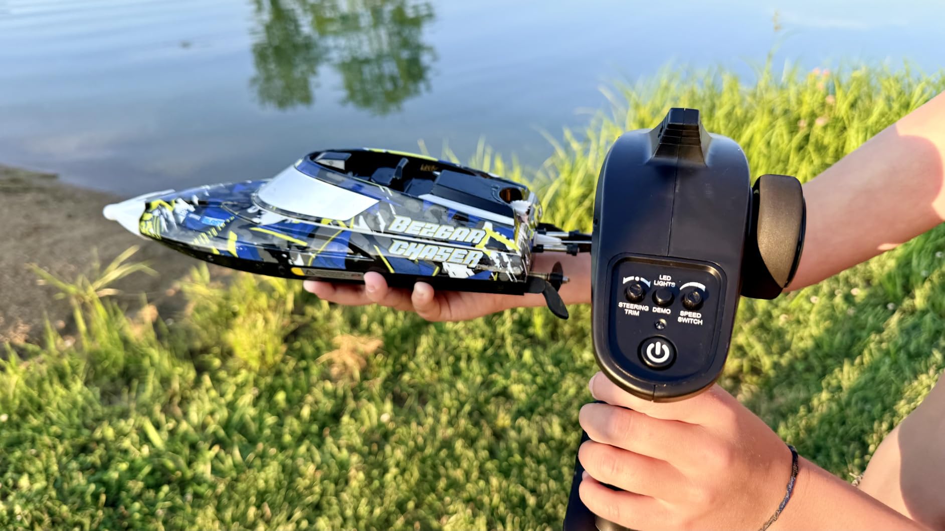 BEZGAR TX123 Remote Control Boats - Fast Speed RC Boat 32+ KPH with Suitcase for Lakes & Pools & Salt Water customer photo 2