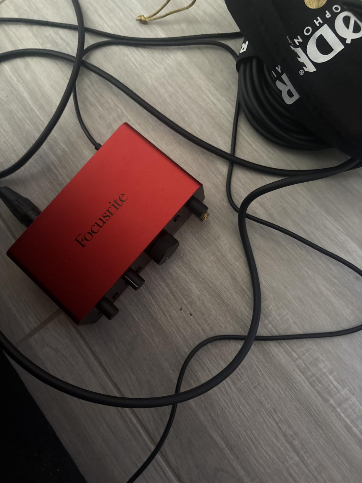 Focusrite Scarlett Solo 4th Gen USB-C Audio Interface | 1 XLR Mic Preamp, 1 Hi-Z Instrument Input, 24-Bit/192kHz, 120dB Dynamic Range, Air Modes, PC/Mac/iPad Compatible customer photo 2