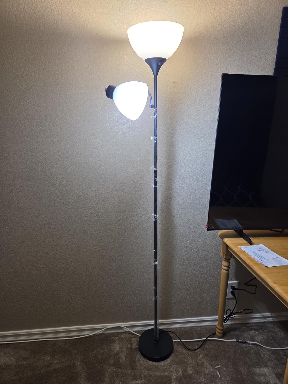 GERGO Torchiere Floor Lamp with Remote Control and Adjustable Reading Light | 2 LED Bulbs Included, 2100LM Brightness, Stepless Dimming & 3000K-6000K Adjustable CCT for Living Room, Bedroom, Office customer photo 2