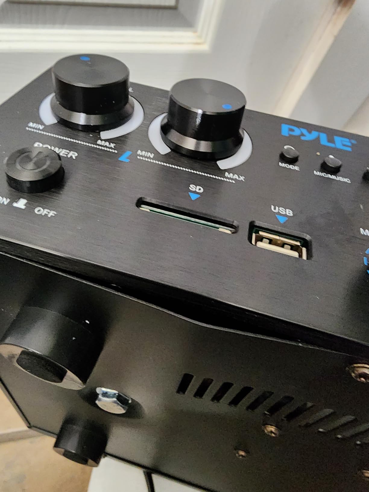 Pyle Home Stereo Receiver with Bluetooth - 4 Channel Amplifier, 800 Watt Max, USB-A Input w MP3 Player, Easy Karaoke Setup with Mic Vol, Reverb and Delay, RCA in/Out, SD Card, FM Radio customer photo 1