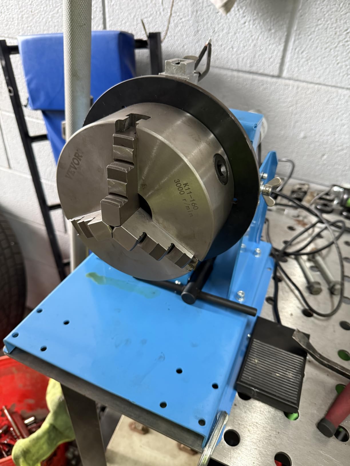 VEVOR 3-Jaw Lathe Chuck, 8'', Self-Centering Lathe Chuck, 0.16-8 in/4-200 mm Clamping Range with T-key Fixing Screws Hexagon Wrench, for Lathe 3D Printer Machining Center Milling Drilling Machine customer photo 2