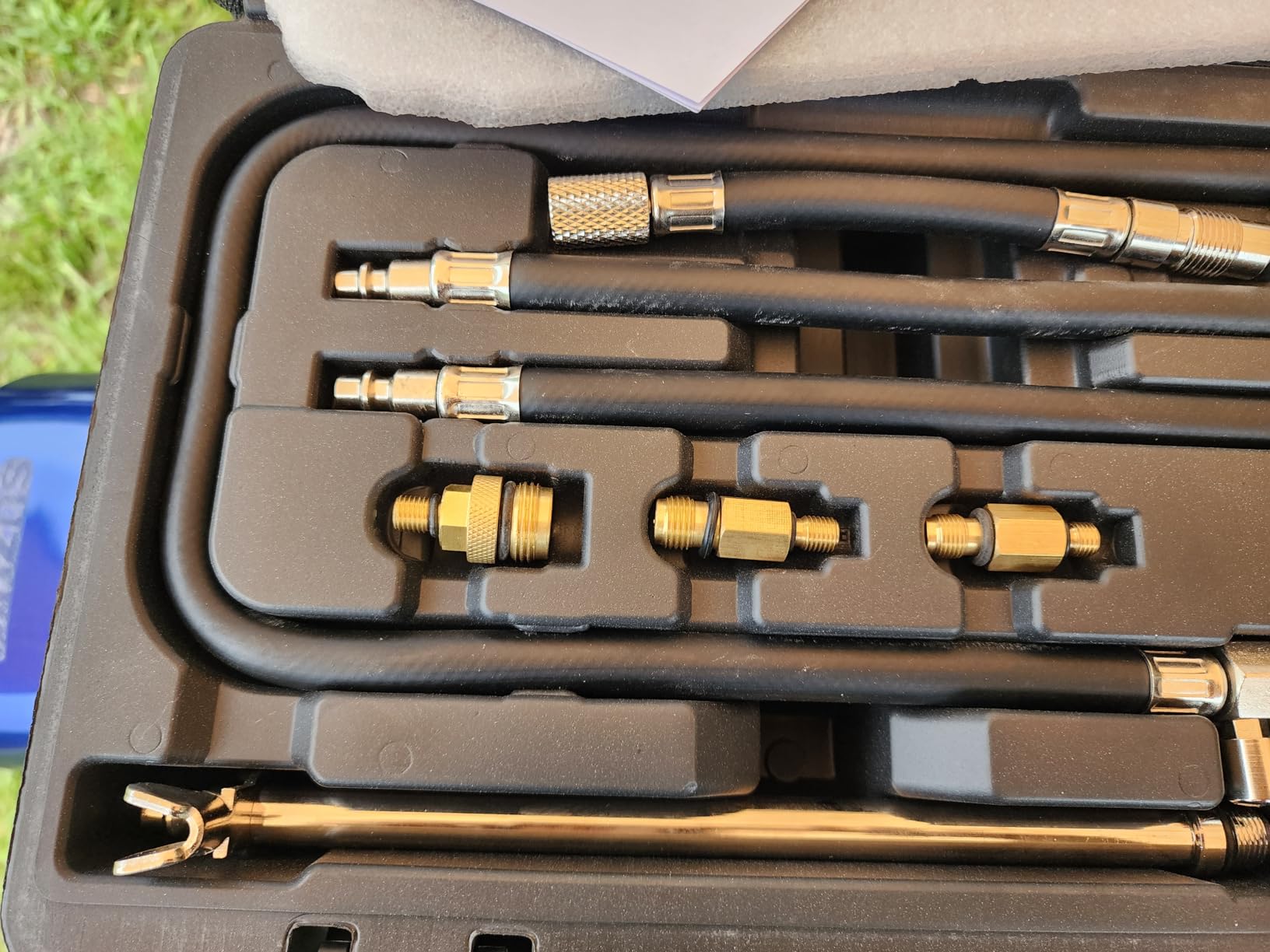 VEVOR Compression Tester Adapter Kit, 9 Pcs Automotive Engine Cylinder Leak Down Compression Test, Accurate Dual Scale Pressure Gauge 0-300 psi, with Long Reach Hoses and Case for Engine Cylinders customer photo 2