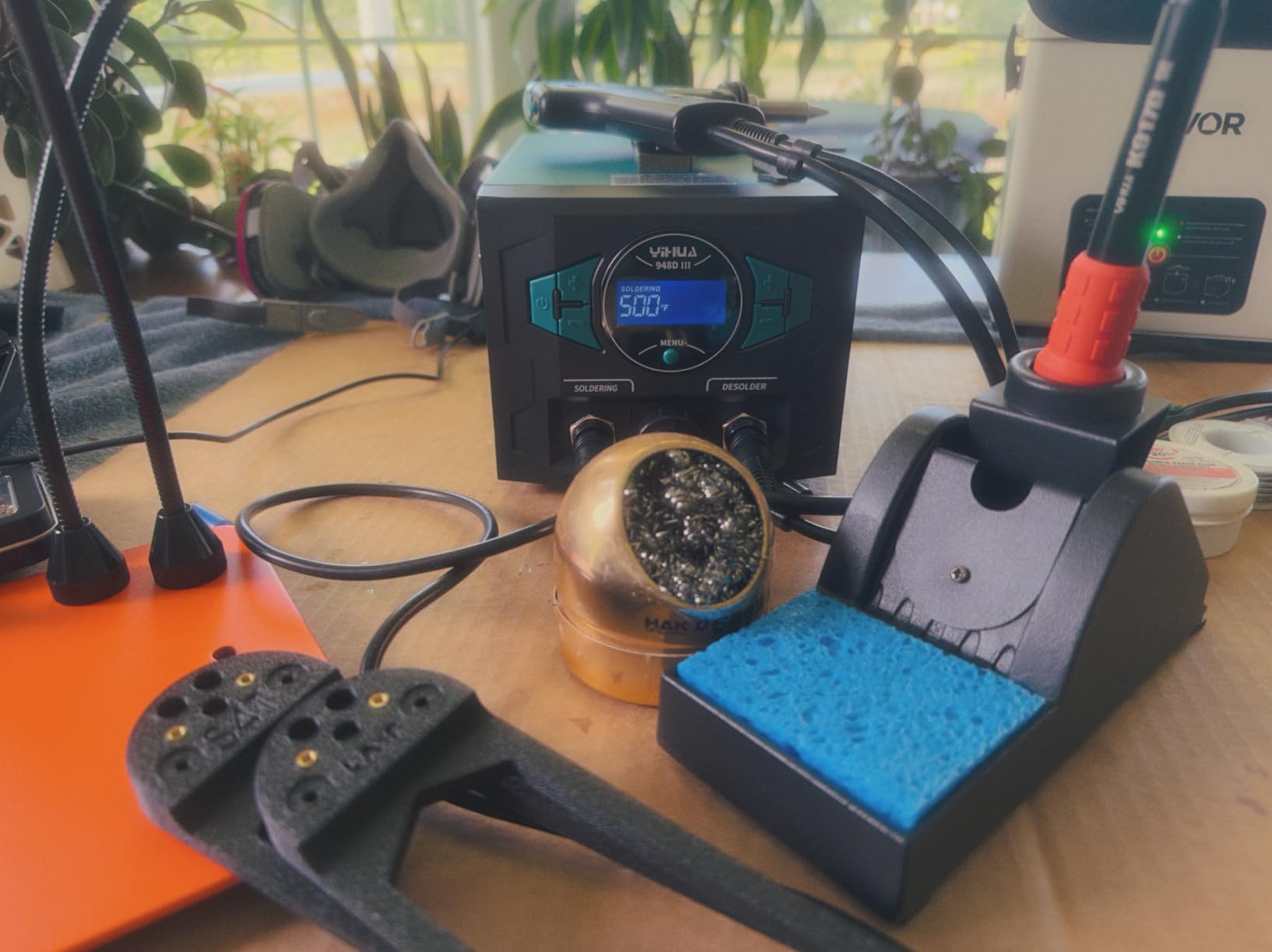 YIHUA 948D III Soldering Iron Desoldering Station Kit with Upgraded Desolder Tool, 110W EVO Solder Iron, Vacuum Pump, 3 Desoldering Nozzles, with Automatic Shutdown, Sleep Mode Functions. customer photo 1