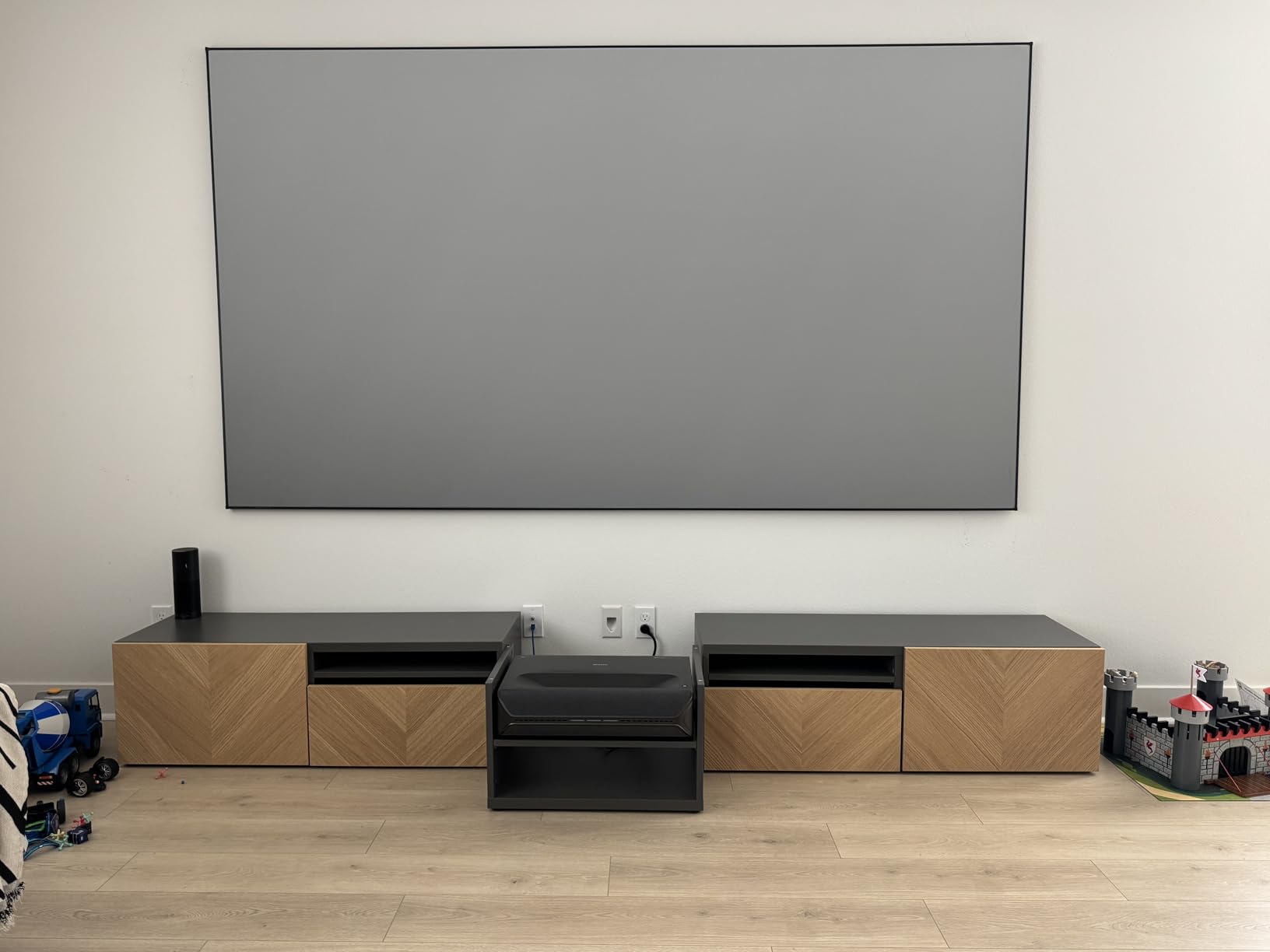 NexiGo Aurora Pro, Ultra Short Throw 4K Tri-Color Laser Projector, 2400 Lumens, Screen Adoption, Dynamic Laser Dimming, Dolby Vision & Atmos, HDR10+, HLG, Active 3D, 60W Speakers, UST TV customer photo 2