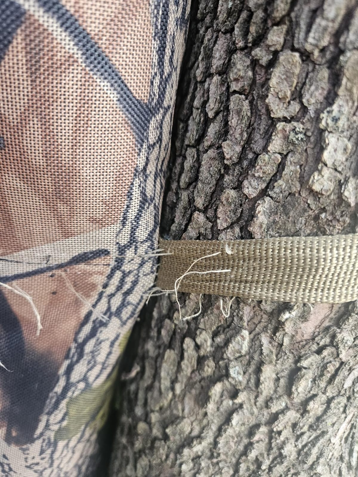 1Pc/2Pcs Adjustable Camo Deers Bag Feeders, Tree Hugger Gravity Deer Feeder customer photo 1