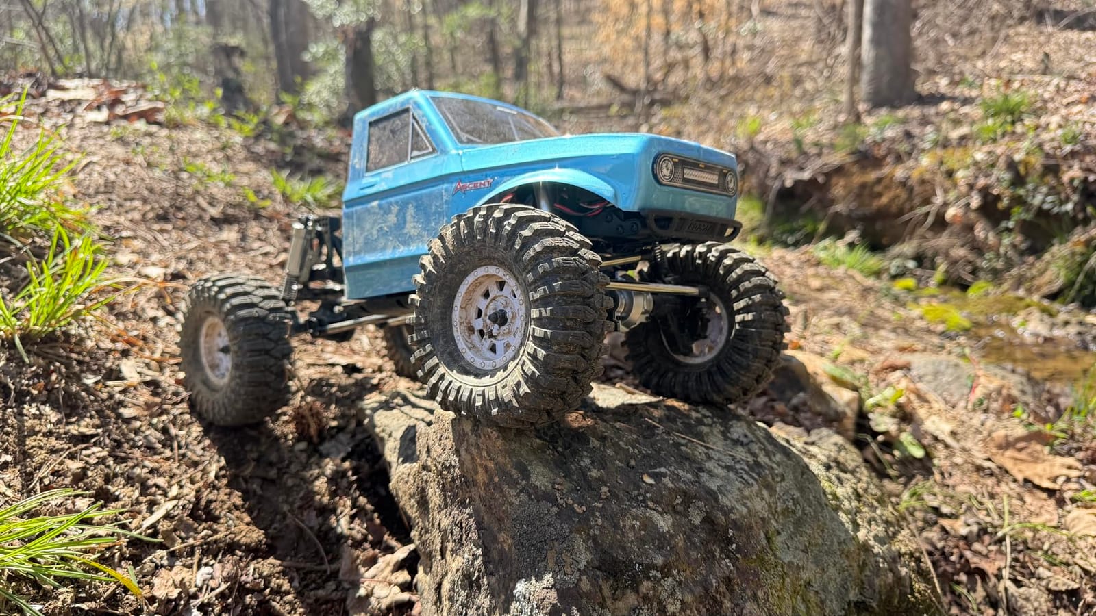 Redcat Ascent 1/10 Scale Rock Crawler – High-Torque 4WD RC Trail Truck with Portal Axles, Waterproof Electronics, LiPo Ready, RTR – Hobby-Grade Remote Control Rock Climber (Red) customer photo 2