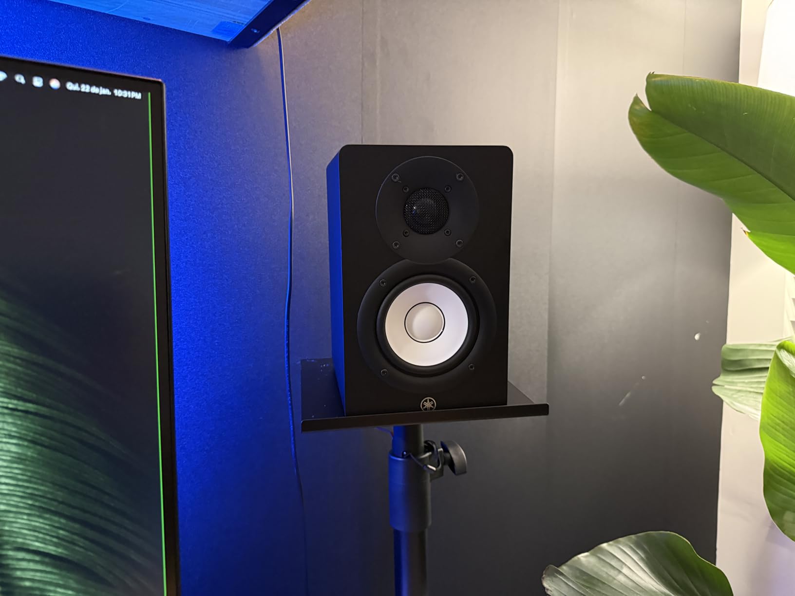 Yamaha HS3 Powered Studio Monitor in Black, Pair (HS3 B) customer photo 2