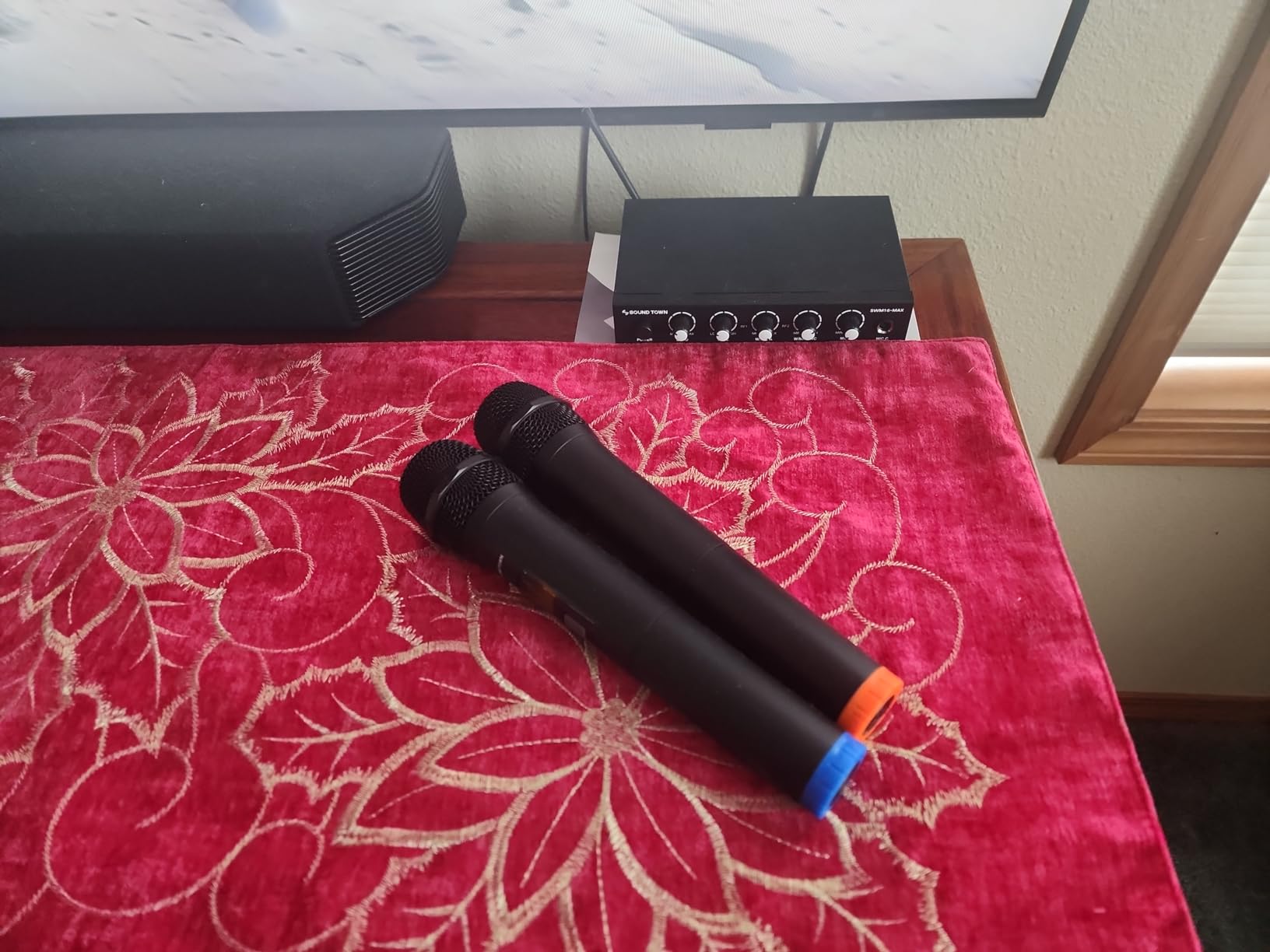 Sound Town 200 Channels Wireless Microphone Karaoke Mixer System, with 4 Metal Handheld Microphones, Optical (Toslink), AUX, for Smart TV, Home Theater, Sound Bar (SWM16-4MEGA) customer photo 1