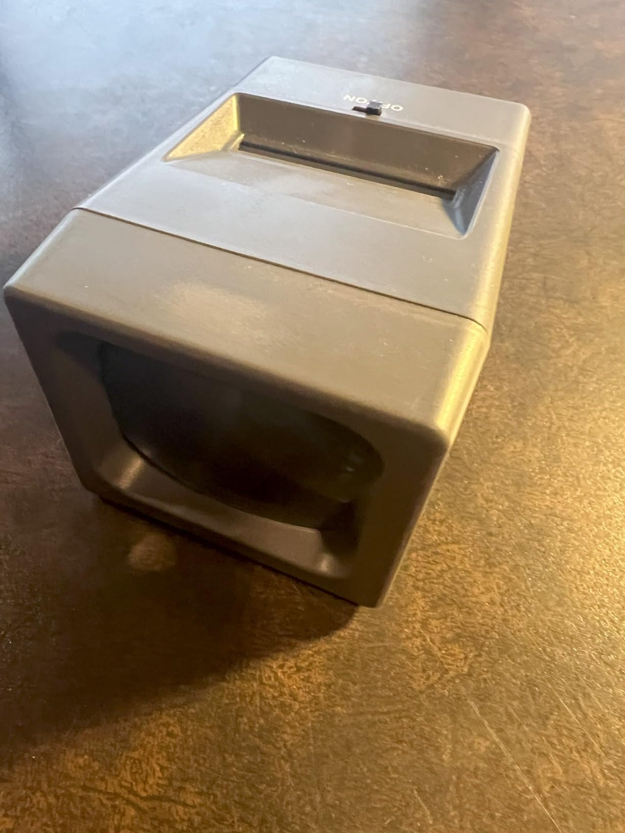 35 mm Film & Slide Viewer, 2X LED Illuminated Viewing Slide Projector for Old Slides and 35mm Film Negatives (2 AAA Batteries Included) customer photo 2