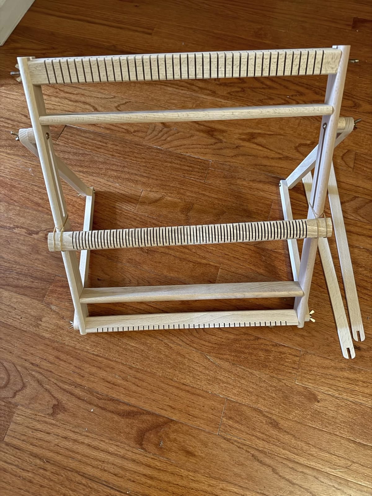 Olikraft Wooden Weaving Loom, Adjustable Stand (Large, Natural Beech) customer photo 2