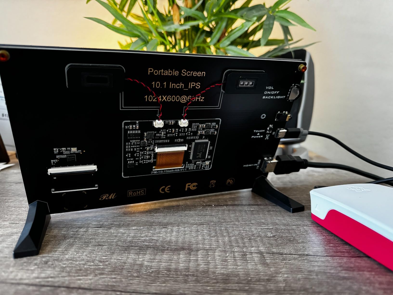 GeeekPi 10.1 Inch Capacitive Touchscreen Display, 1024x600 IPS LCD with Dual-Speaker, HDMI Portable Monitor for Raspberry Pi 5/4B/3B+/3B/B+/Zero/400, Win11/10/8/7, Free-Driver customer photo 2