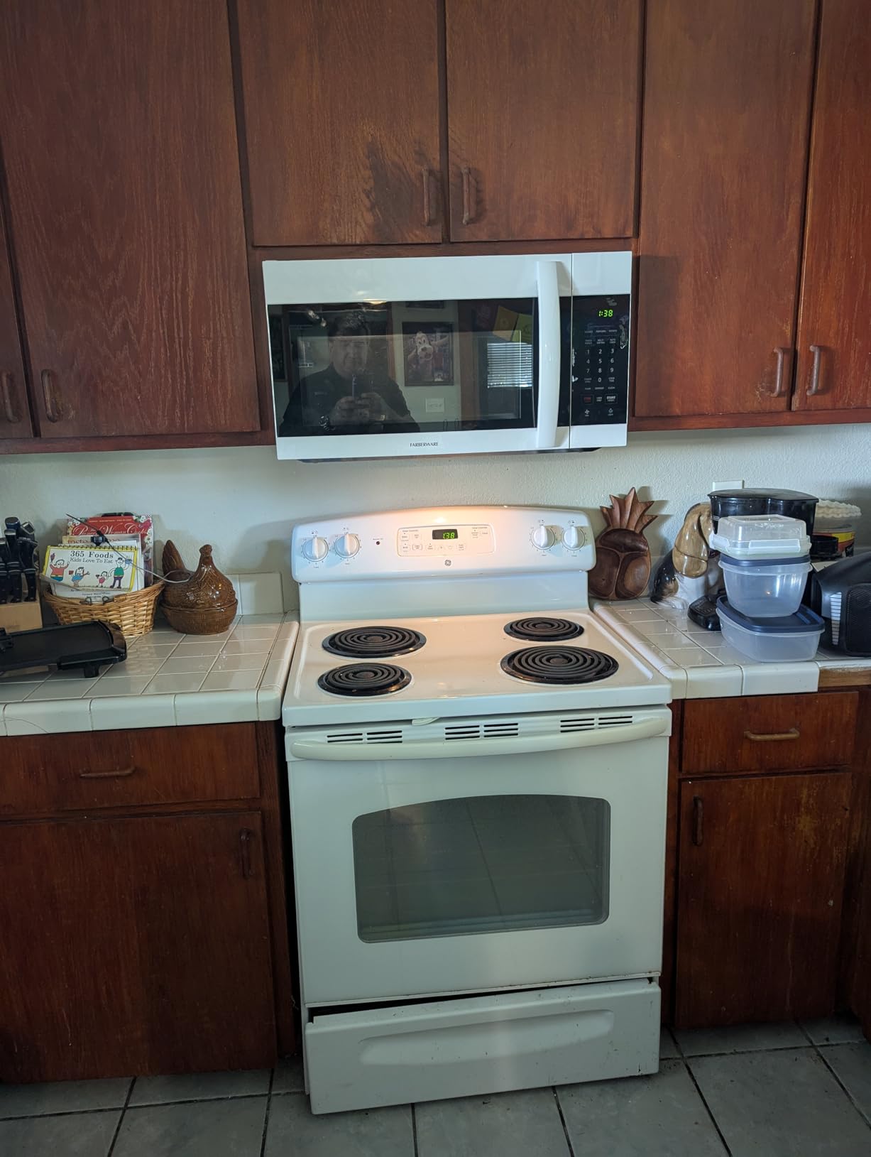 Farberware 1.7 Cu. Ft. Over-the-Range Microwave Oven - 1000 Watts Power, Auto Cook Settings, Defrost, Easy Clean and Child Safety Lock - Stainless customer photo 1