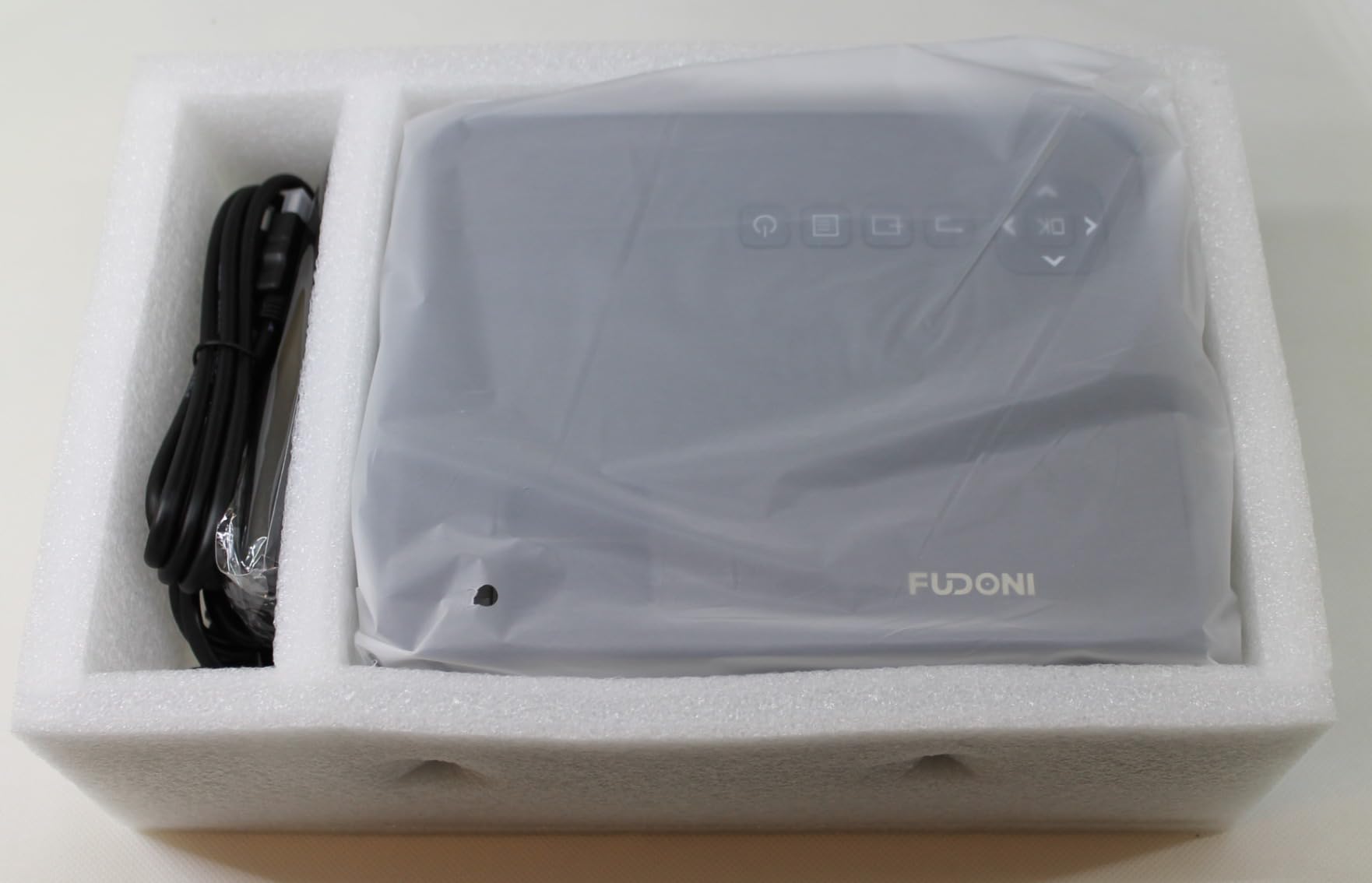 FUDONI WiFi Bluetooth Projector, Built-in Speaker, Native 1080P Projector | Outdoor Indoor Home Theater Movie Projector, Compatible with HDMI, USB, AV, Fire Stick, Laptop, Smartphone, Game Console customer photo 2