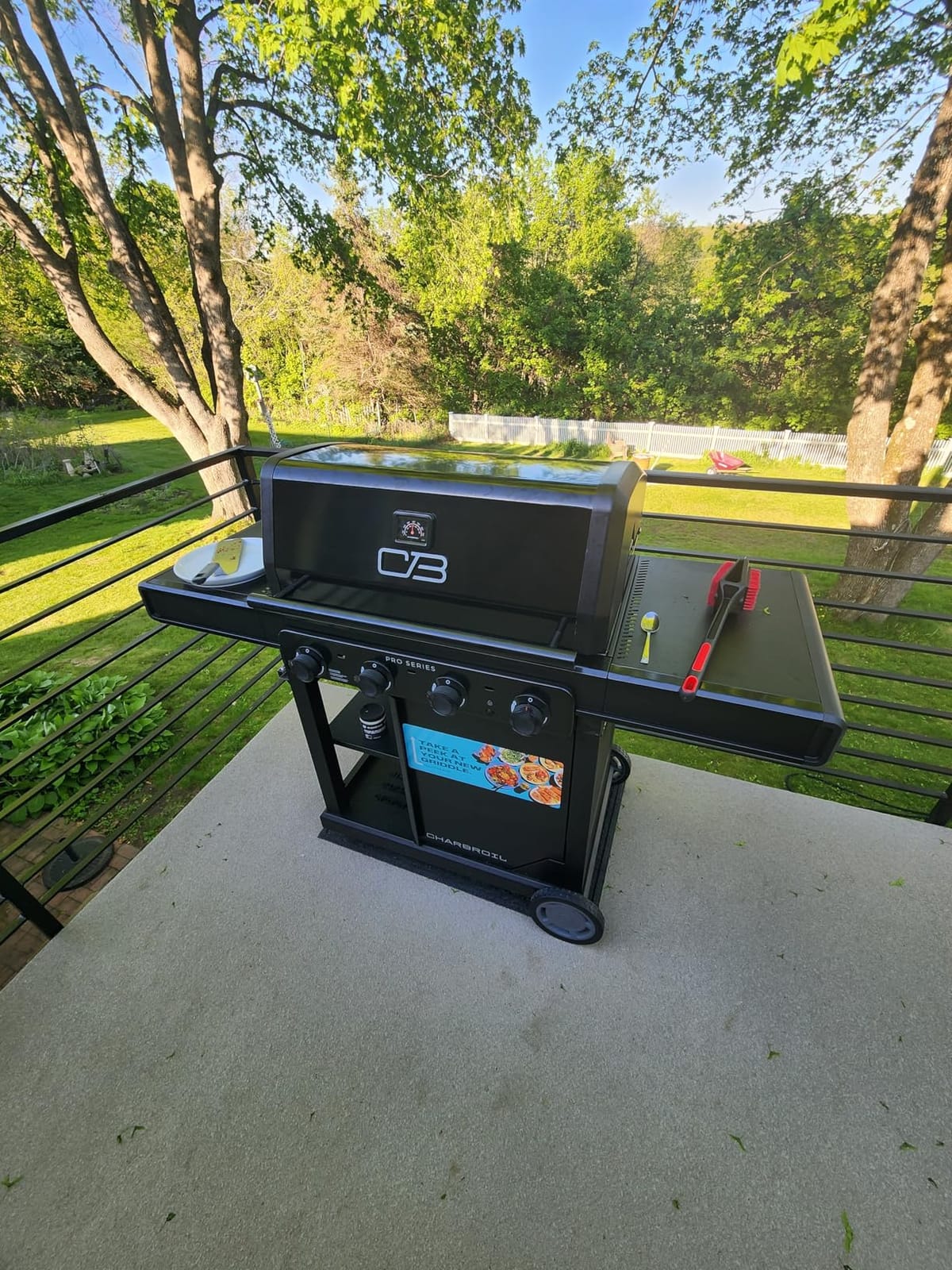 Charbroil Pro Series with Amplifire Infrared Technology 4-Burner Propane Gas Grill and Griddle Cabinet, Black - 463279224 customer photo 2