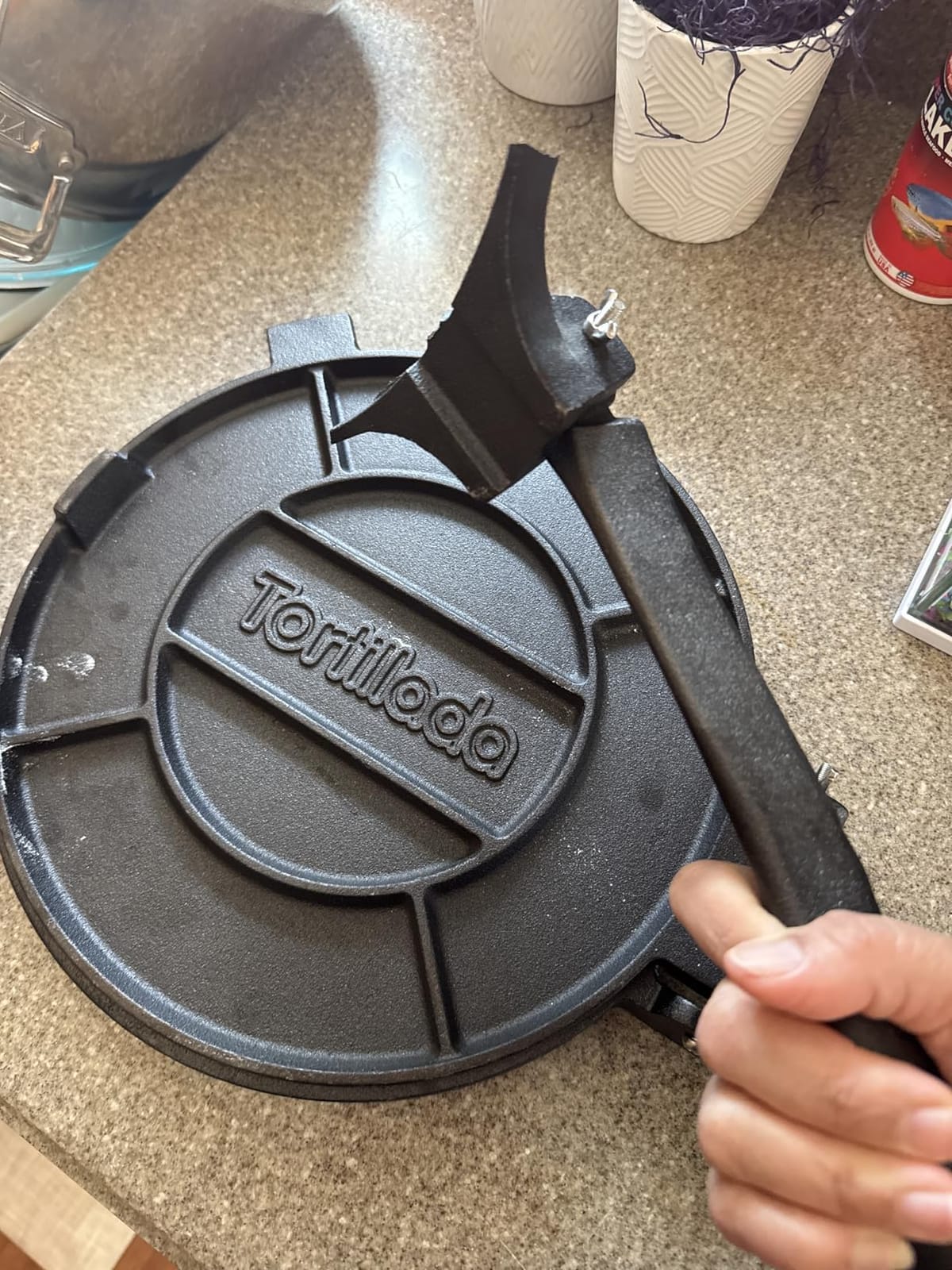 Cast Iron Tortilla Press, Heavy Duty Tortilla Pataconera, 10 Inch Flour Tortilla Press with Foldable Handle, Taco press with Some Parchment Paper, Roti Maker, Black customer photo 1