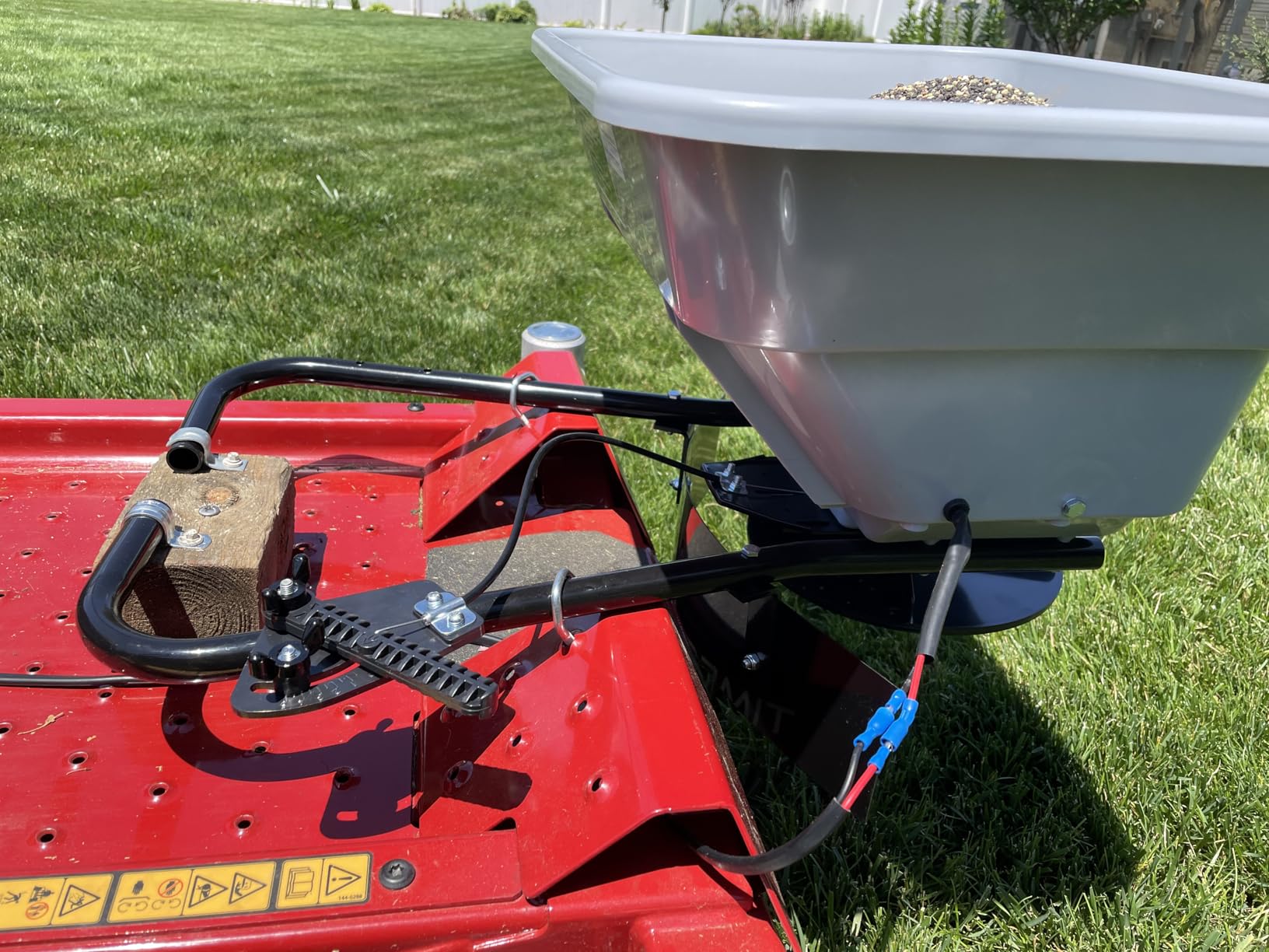 Yard Commander - 80 LB ATV/UTV Broadcast Spreader - 12-Volt Heavy Duty Motor - Salt, Seed, Fertilizer & More - Adjustable Drop Rate - Included Hopper Cover - Mounts to Front or Rear Utility Rack customer photo 1