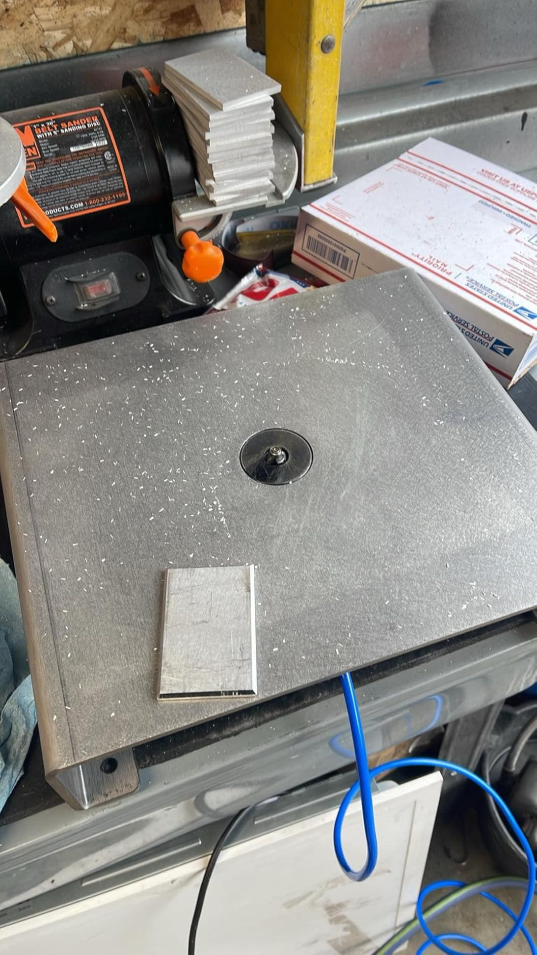 Pneumatic Chamfering Tool Handheld, Mini Air-Powered Chamfering Machine Trimming, 45° Arc Corner with 1/4 Inch Air Inlet for Metal Wood Beveling Deburring (C&R Angle Blades) customer photo 1