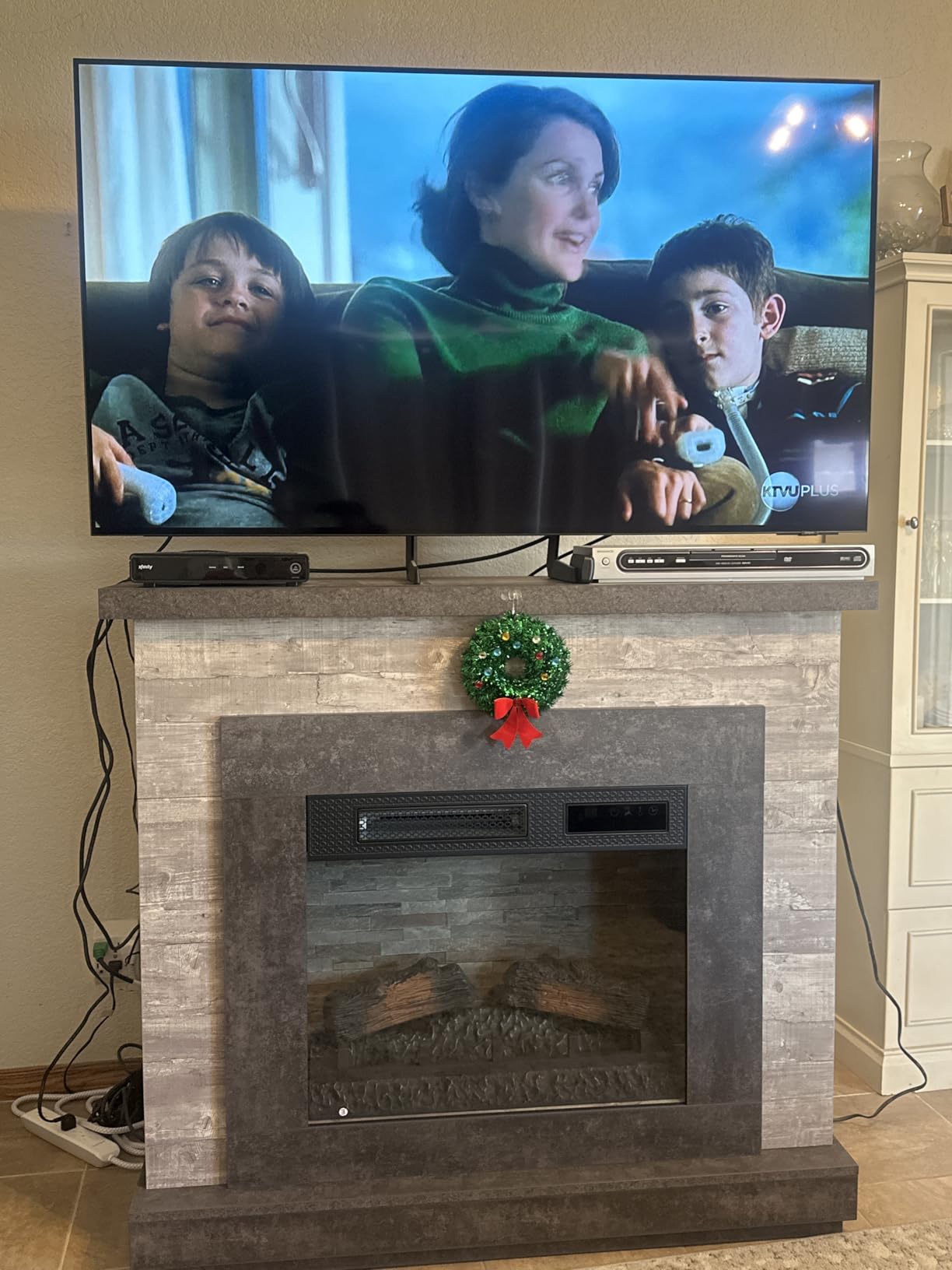 Samsung 83-Inch Class OLED 4K S85D Series HDR Smart TV w/Dolby Atmos, Object Tracking Sound Lite, Laser Slim Design, Motion Xcelerator, Real Depth Enhancer, Alexa Built-in (QN83S85D, 2024 Model) customer photo 2