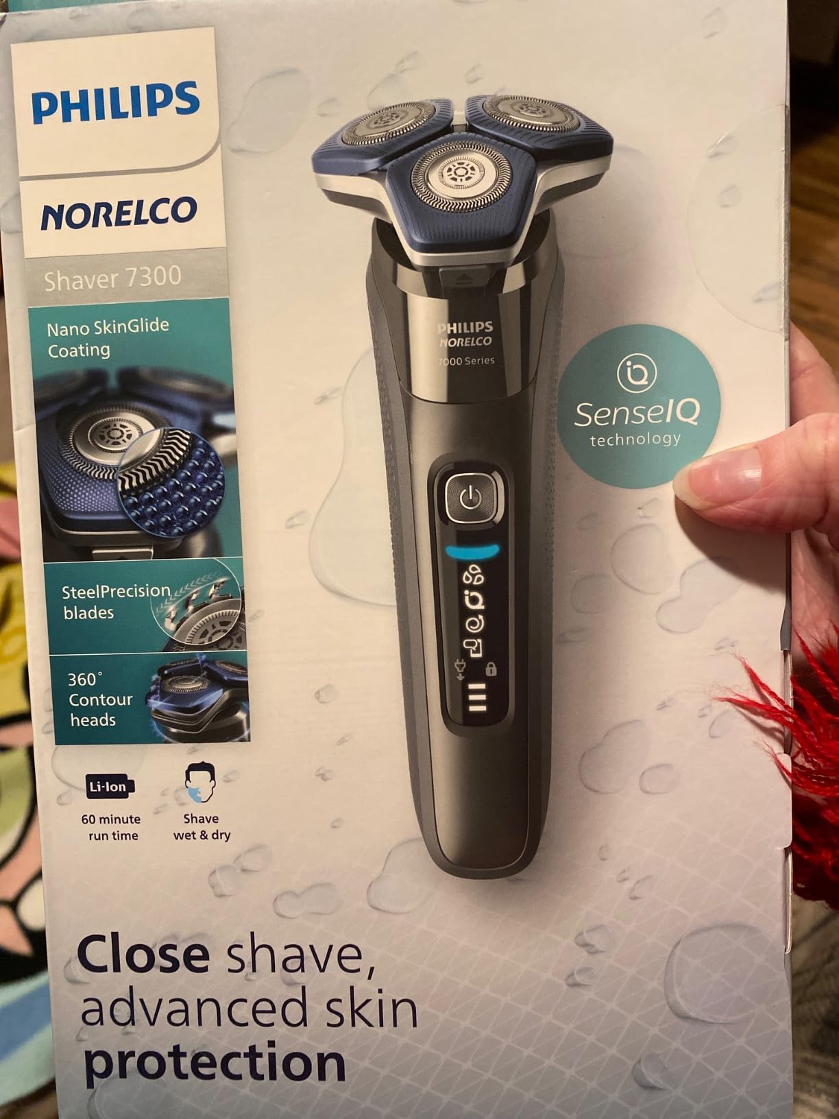 Philips Norelco 7300 Electric Shaver, Black | 45 SteelPrecision Blades, SenseIQ Technology, Nano SkinGlide coating, 360 Flexible Heads, Nose Trimmer, S7887/92 customer photo 2