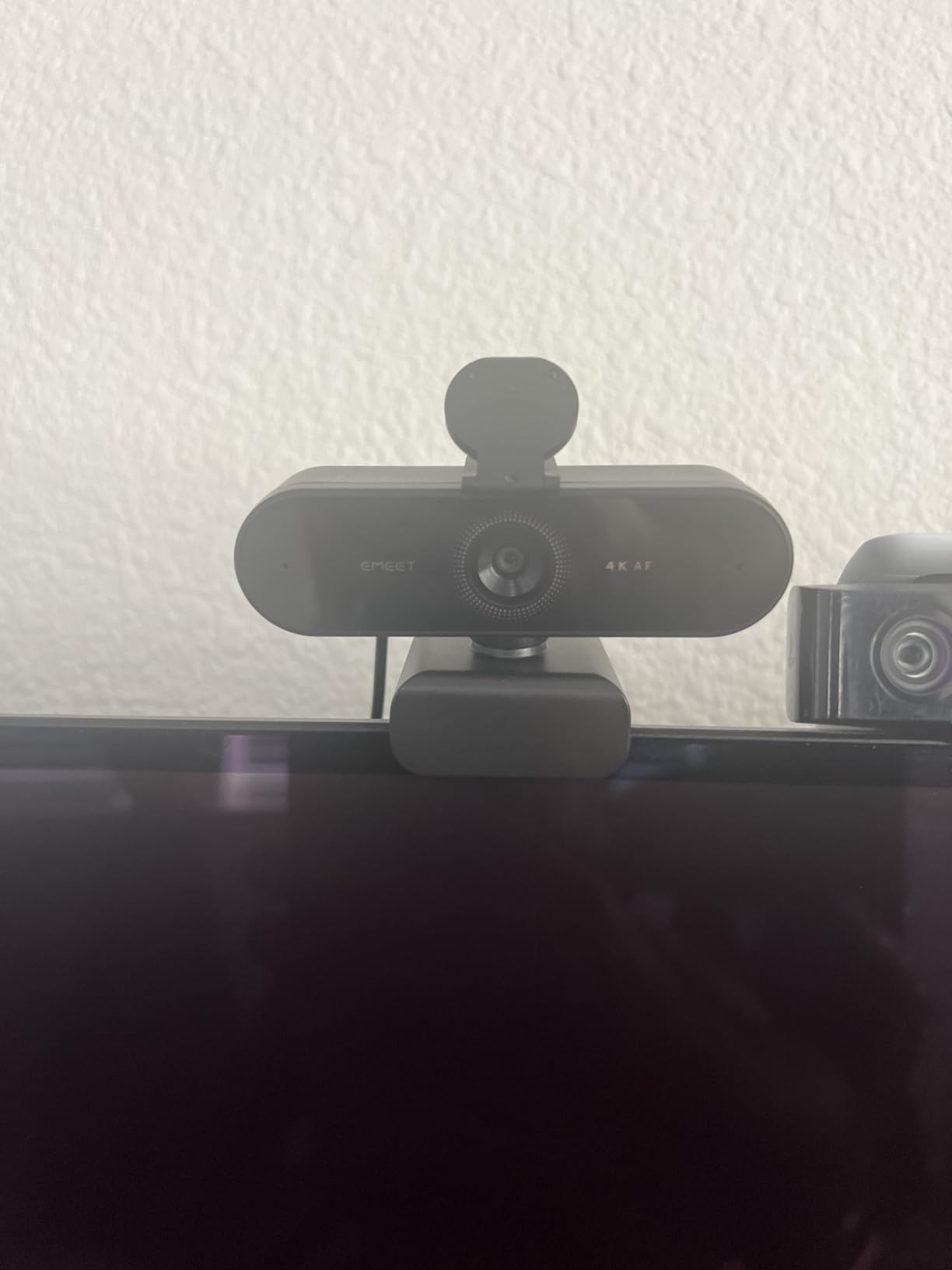 EMEET NOVA 4K Webcam for PC, Ultra 4K HD, PDAF Autofocus, Dual Omni Mics, 73° FOV, Auto Light Correction, USB-A, Privacy Cover, Ideal for High-End Business Meetings & Live Streaming customer photo 2