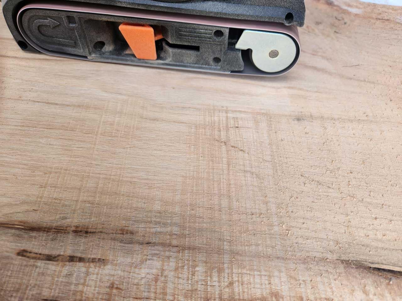 WEN 7.5-Amp 3-by-21-Inch Variable Speed Handheld Portable Belt Sander (HB321V) customer photo 2