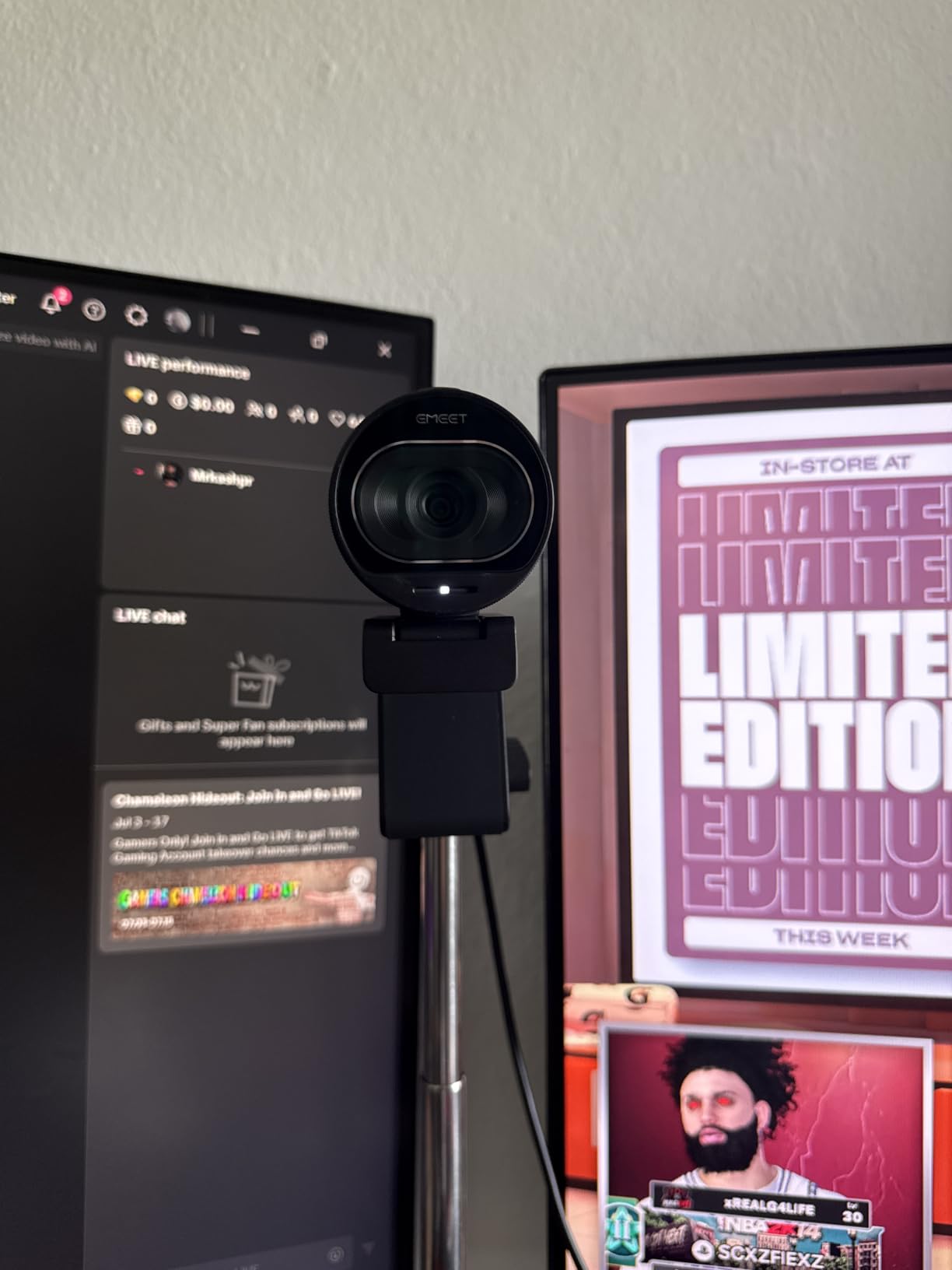 EMEET S600 4K Webcam for Streaming, Sony 1/2.55'' Sensor, PDAF Autofocus, 1080P@60FPS, 2 Noise Reduction Mics, Built-in Privacy Cover, 73° FOV, Streaming Camera for Live Commerce/Gaming/Beauty customer photo 1