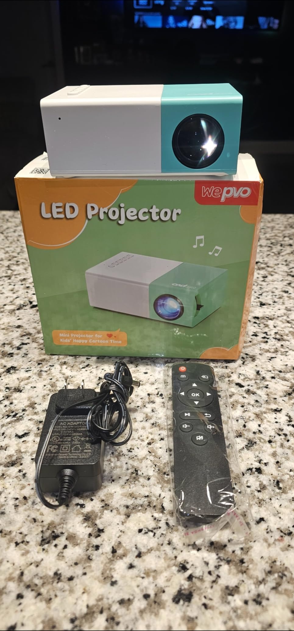 Mini Projector Portable for Gift, Led Outdoor Movie Projector customer photo 1