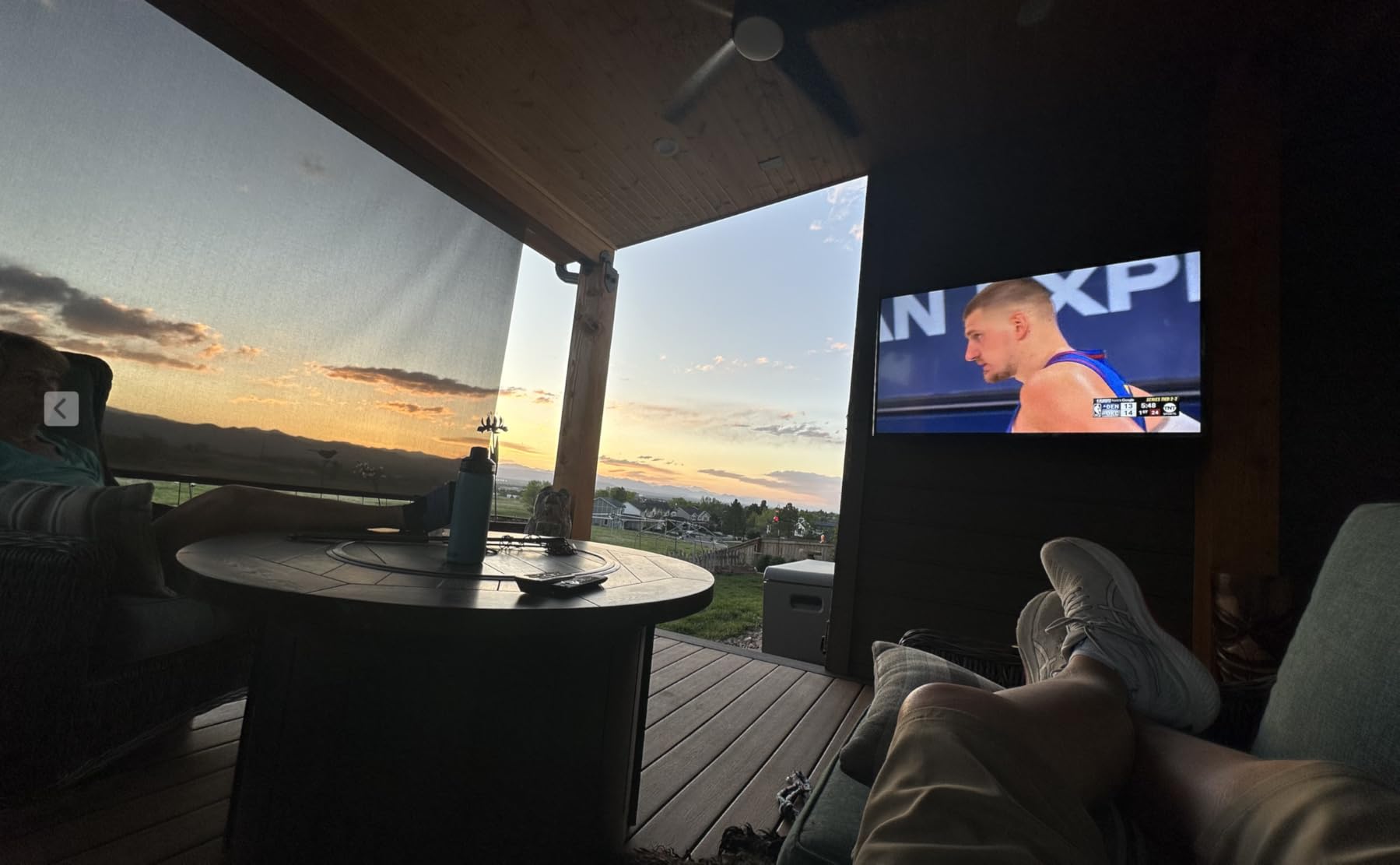 SYLVOX Outdoor TV, 43 inch 2000 nits Full Sun Outdoor TVs, Weatherproof TV | 4K Smart, IP56 Waterproof, Sunlight Readable, Support Dolby Vision Atmos, for Poolside Backyard Business (Pool Pro 3.0 /2026) customer photo 1