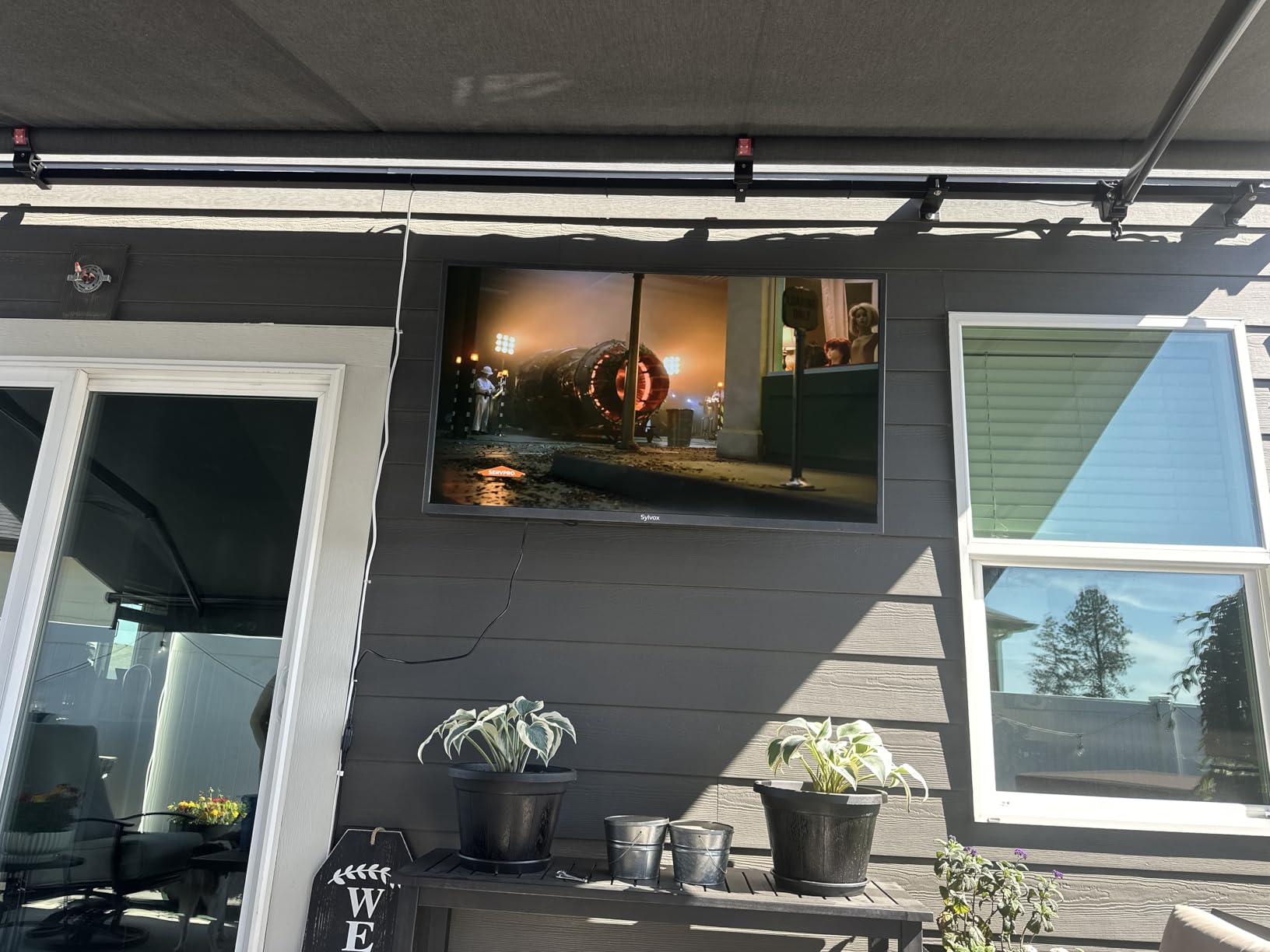 SYLVOX Outdoor TV, 75 inch 2000 nits Full Sun Outdoor TVs, Weatherproof TV | 4K Smart, IP56 Waterproof, Sunlight Readable, Support Dolby Vision Atmos, for Poolside Backyard Business (Pool Pro 3.0 /2026) customer photo 2